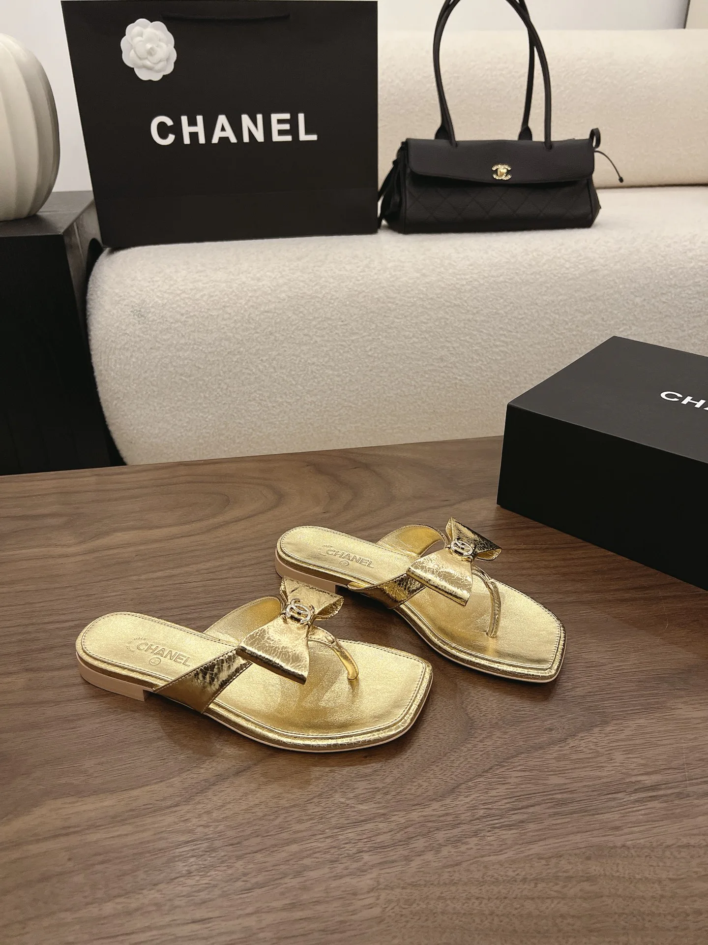 Women's Flip-Flops CHANEL 17342716