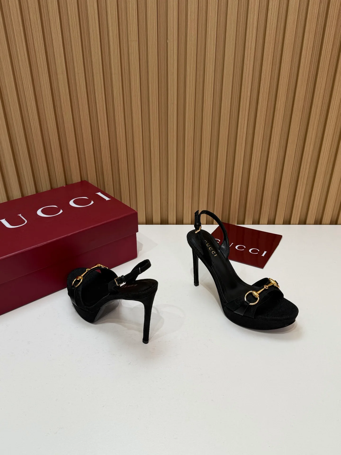 Women's Open-Toe Sandals GUCCI 18396268