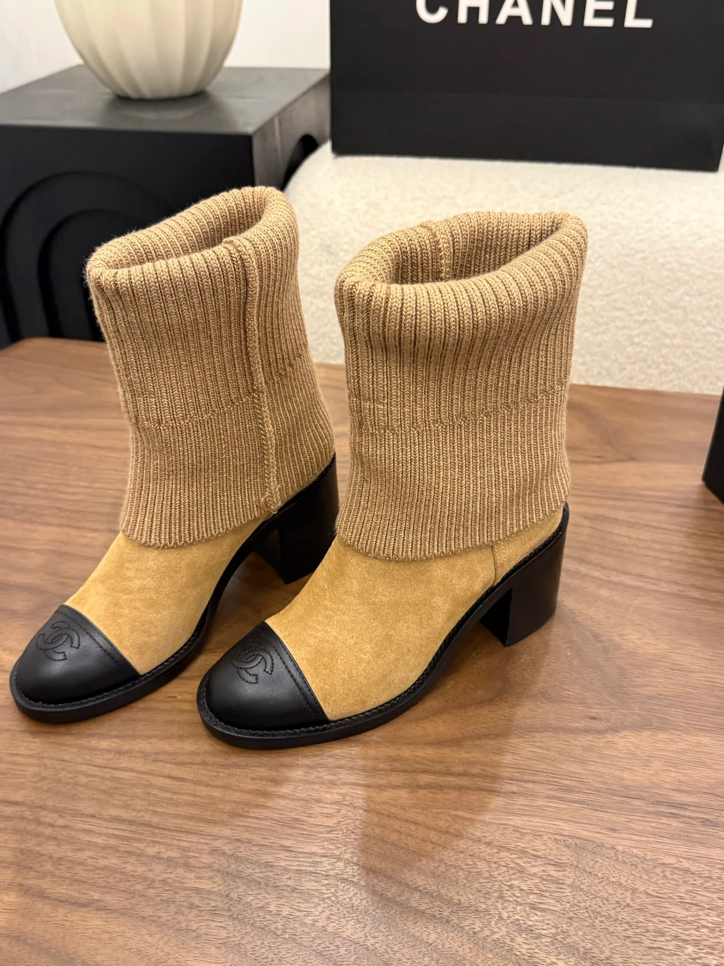 Women's Boots CHANEL 17925176