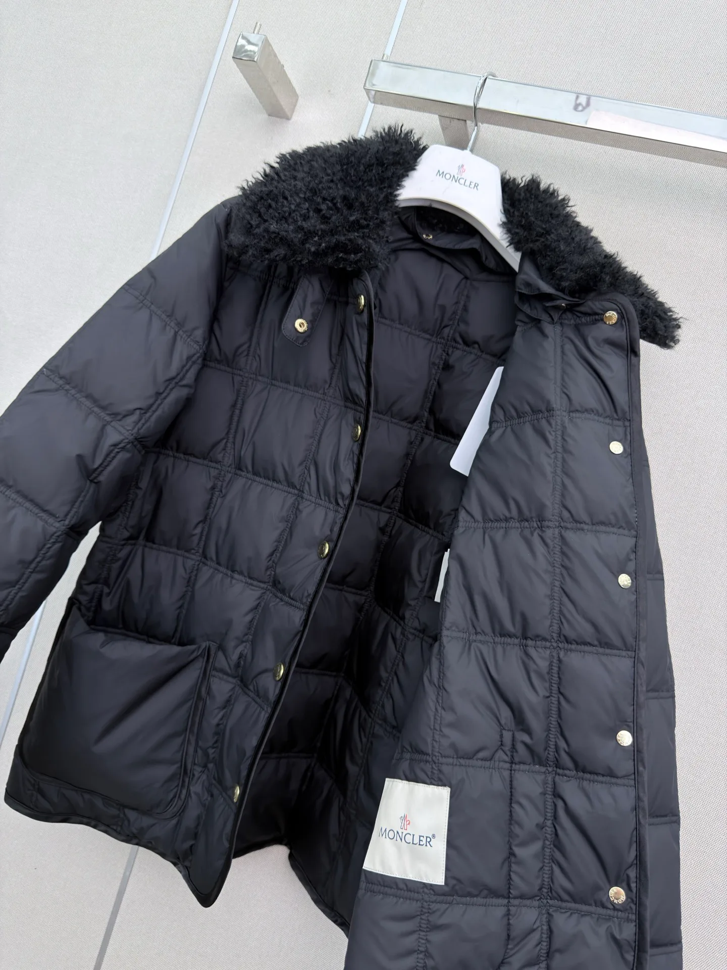 Women's Jackets And Down Jackets MONCLER 18023445