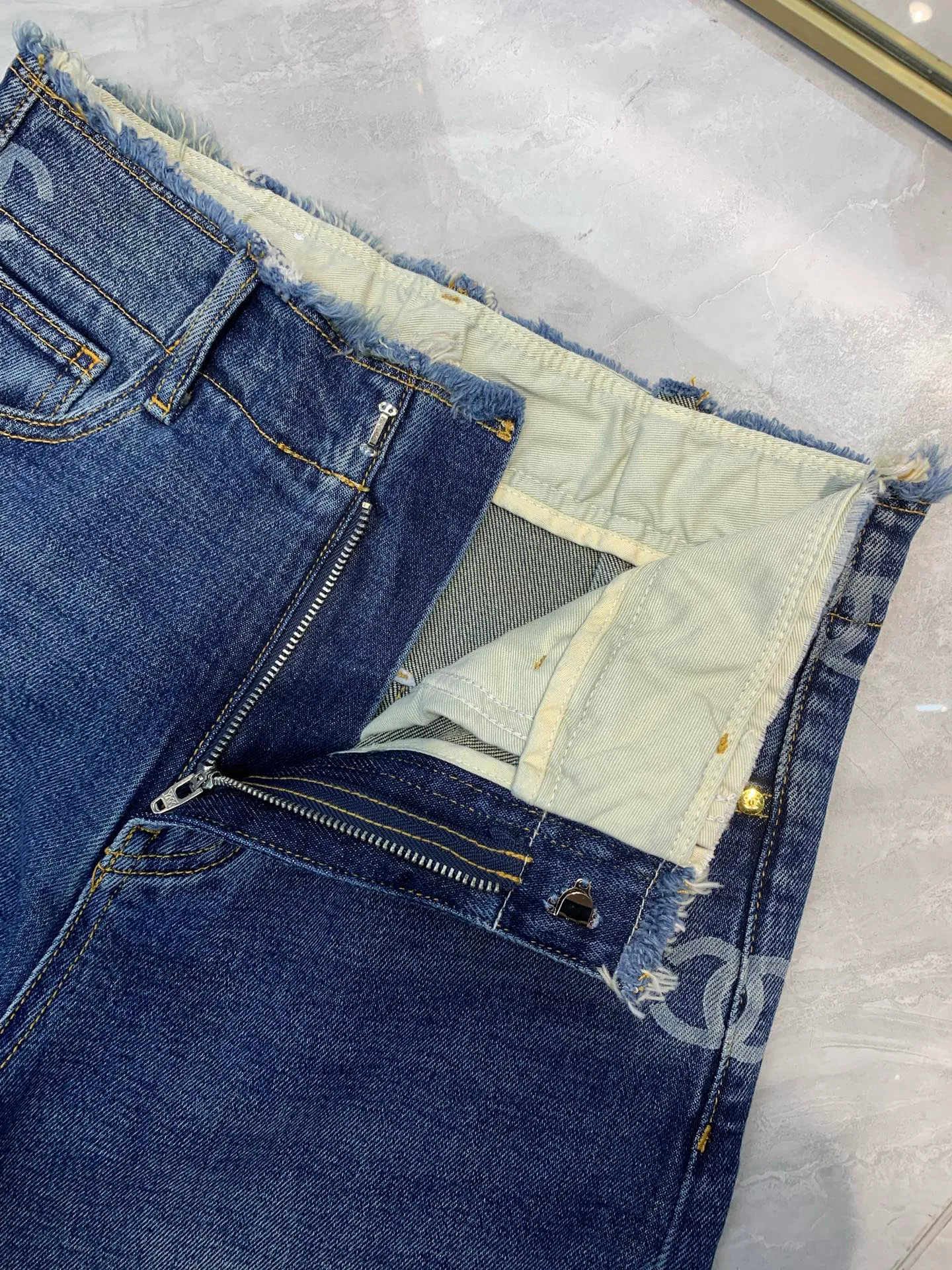 Women's Jeans CHANEL 18247052