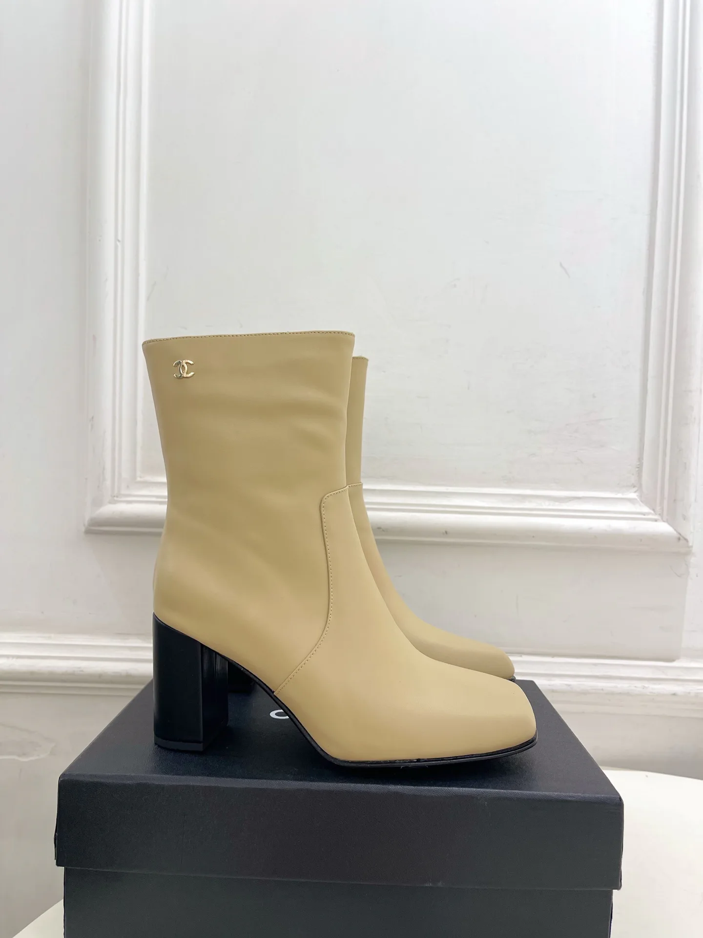 Women's Booties CHANEL 18143156