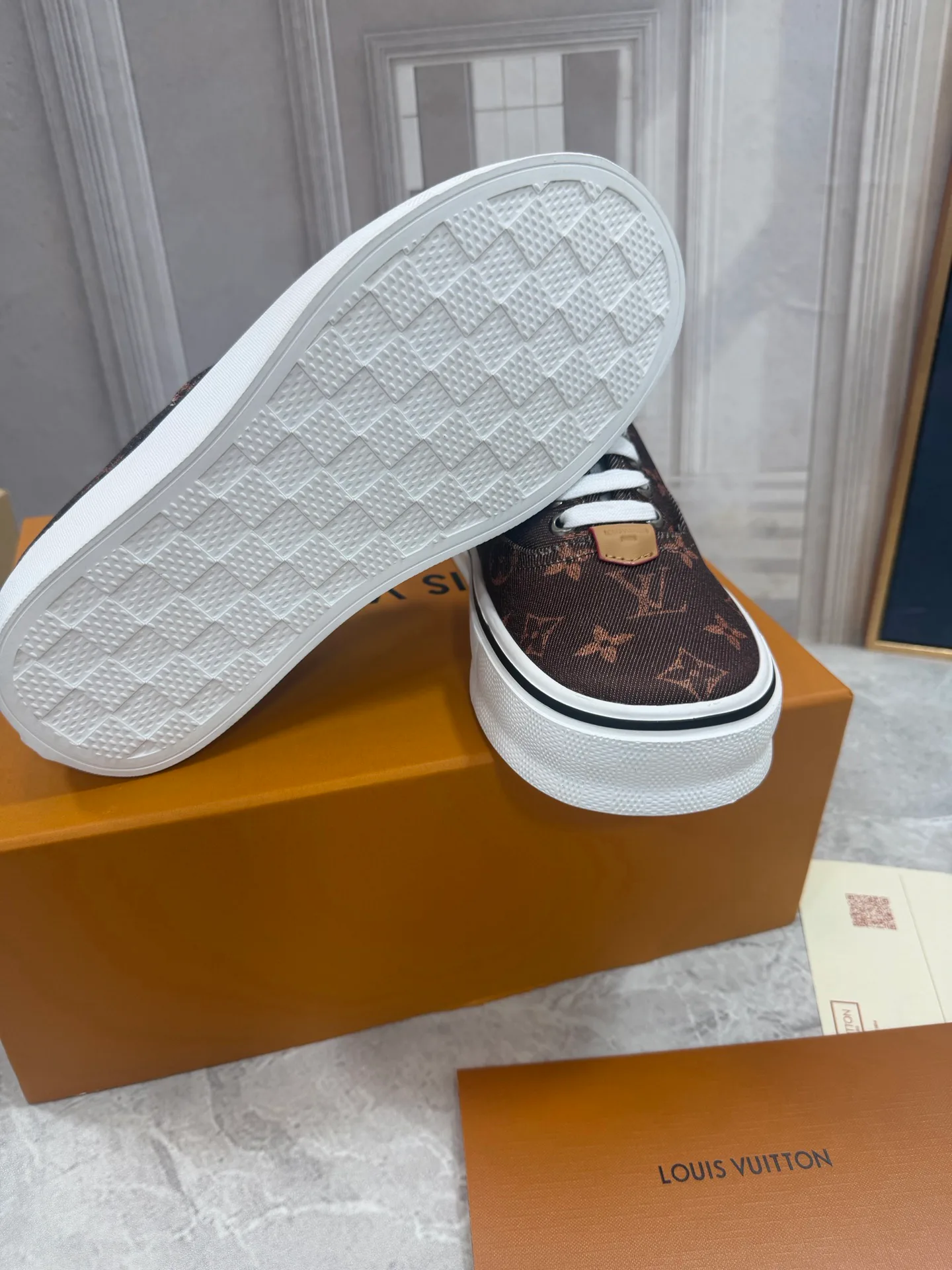 Men's Sneakers LOUIS VUITTON 18190082