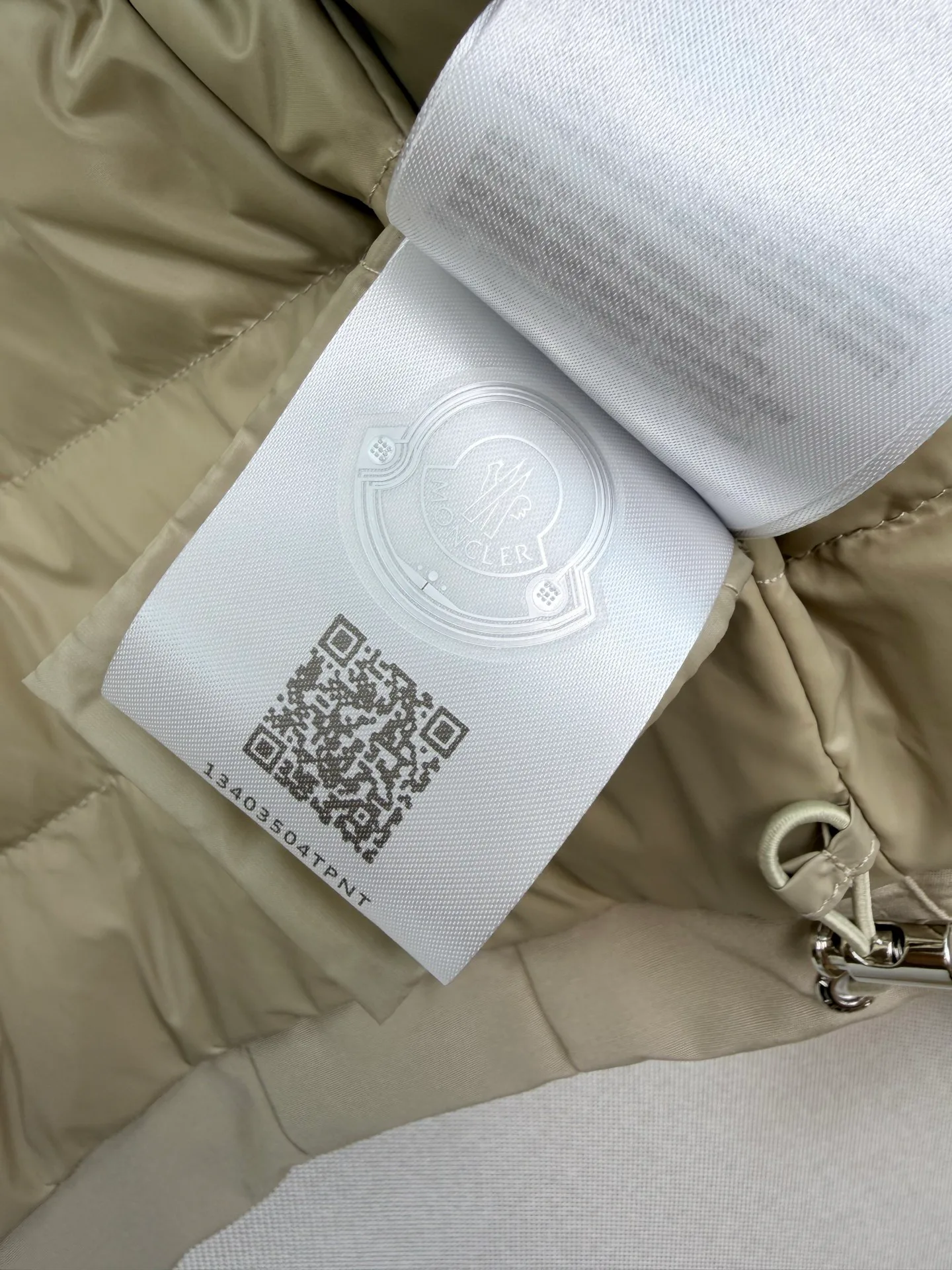 Women's Jackets And Down Jackets MONCLER 18402396