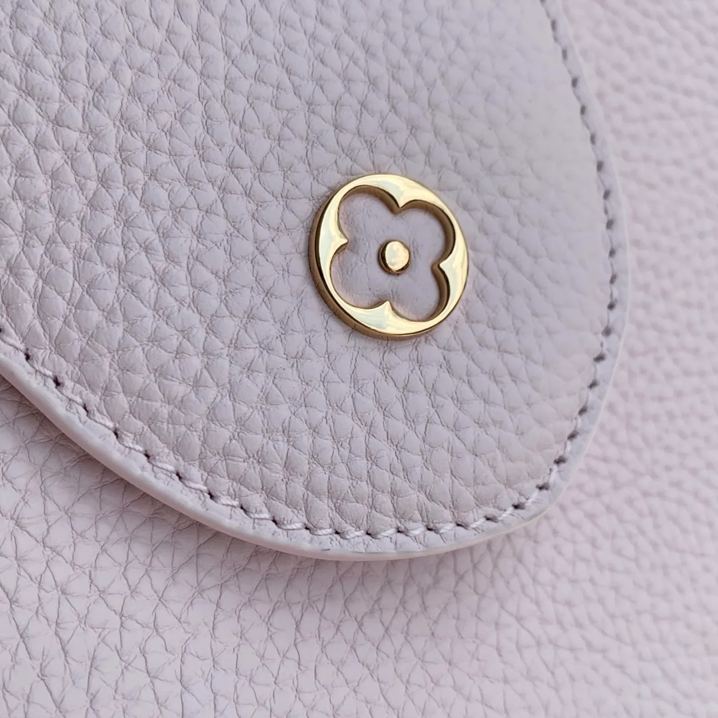 Women's Classic Handbags LOUIS VUITTON 18147529