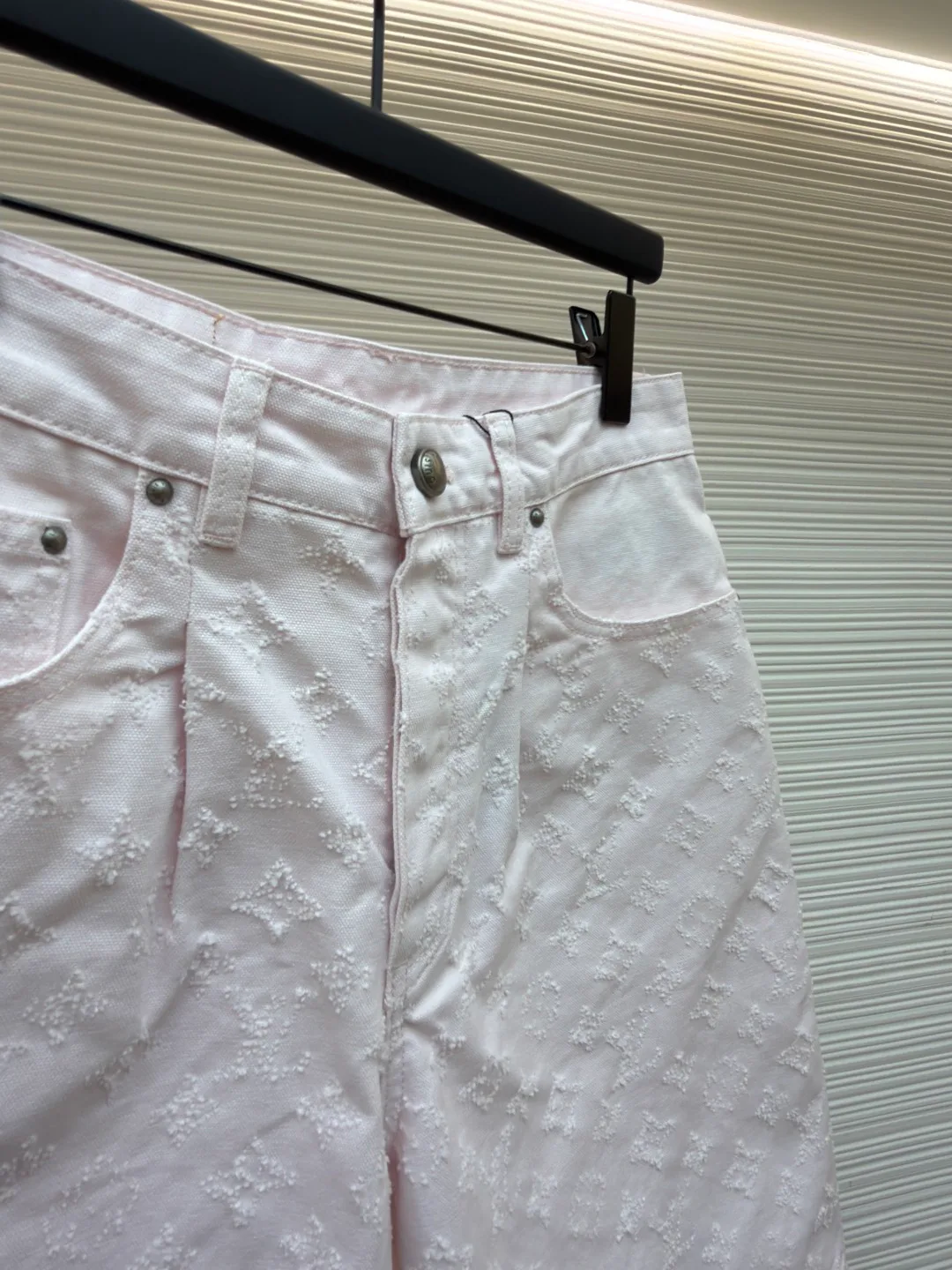 Men's Shorts LOUIS VUITTON 18359972