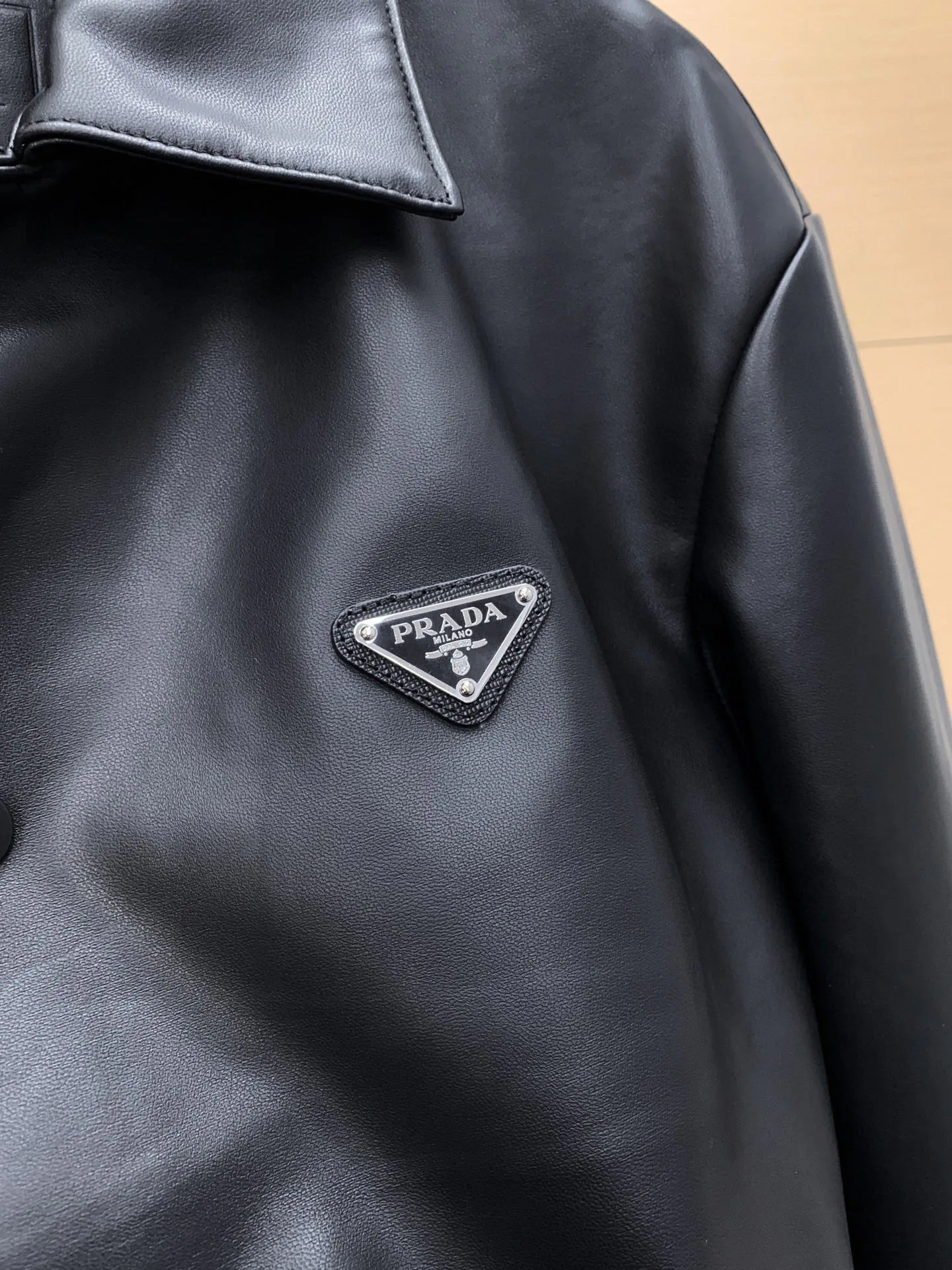 Men's Leather Jackets And Sheepskin Coats PRADA 18399177