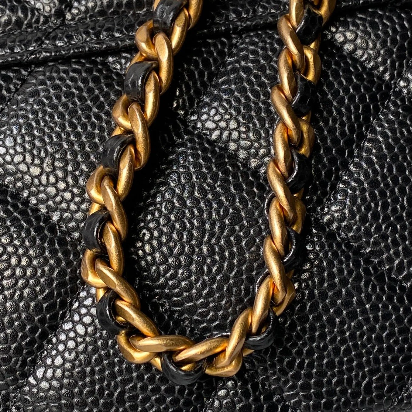 Women's Classic Handbags CHANEL 18000303