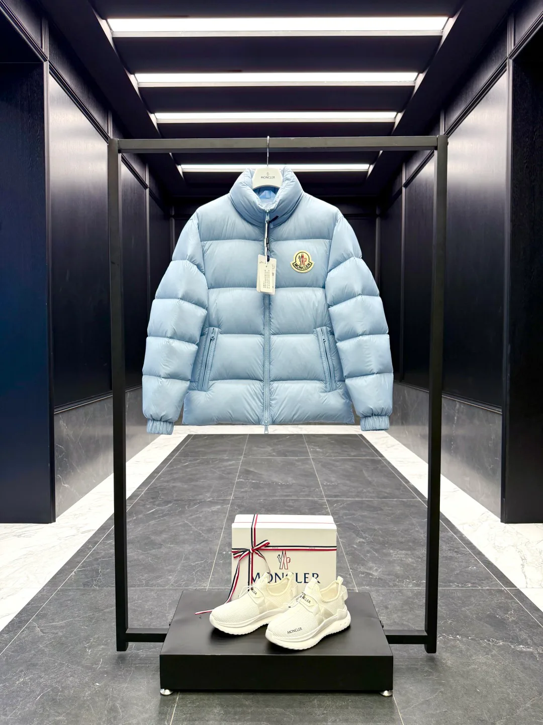 Men's Jackets And Down Jackets MONCLER 17918145