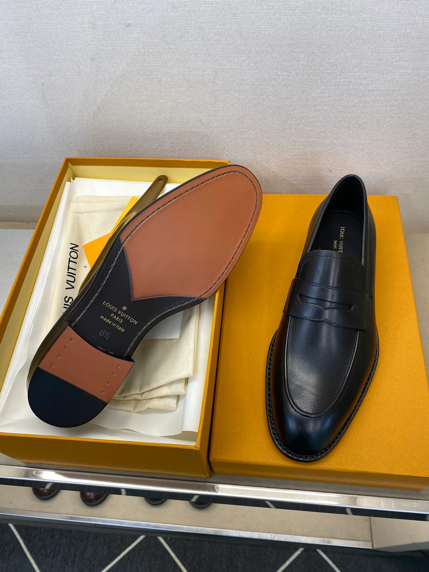 Men's Loafers And Dress Shoes LOUIS VUITTON 18079175