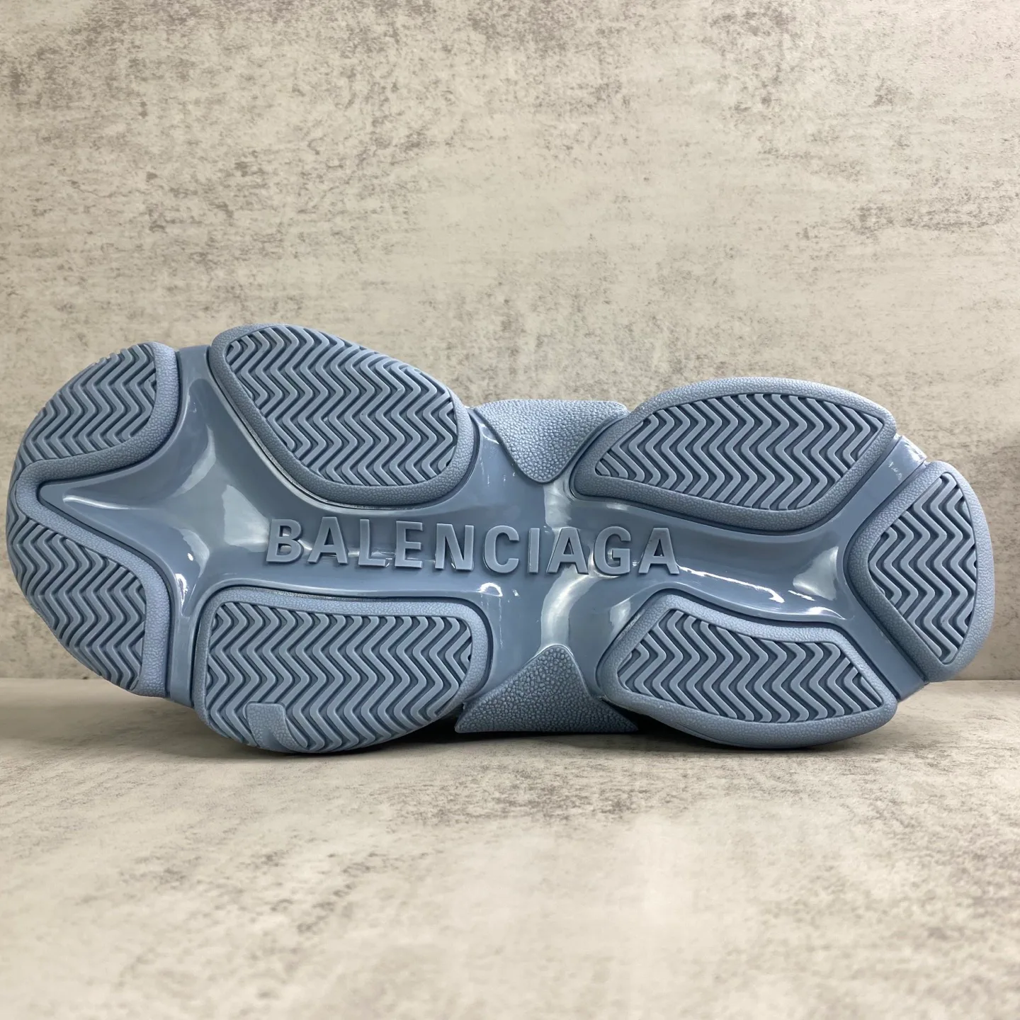 Кроссовки Женские Balenciaga 18686620