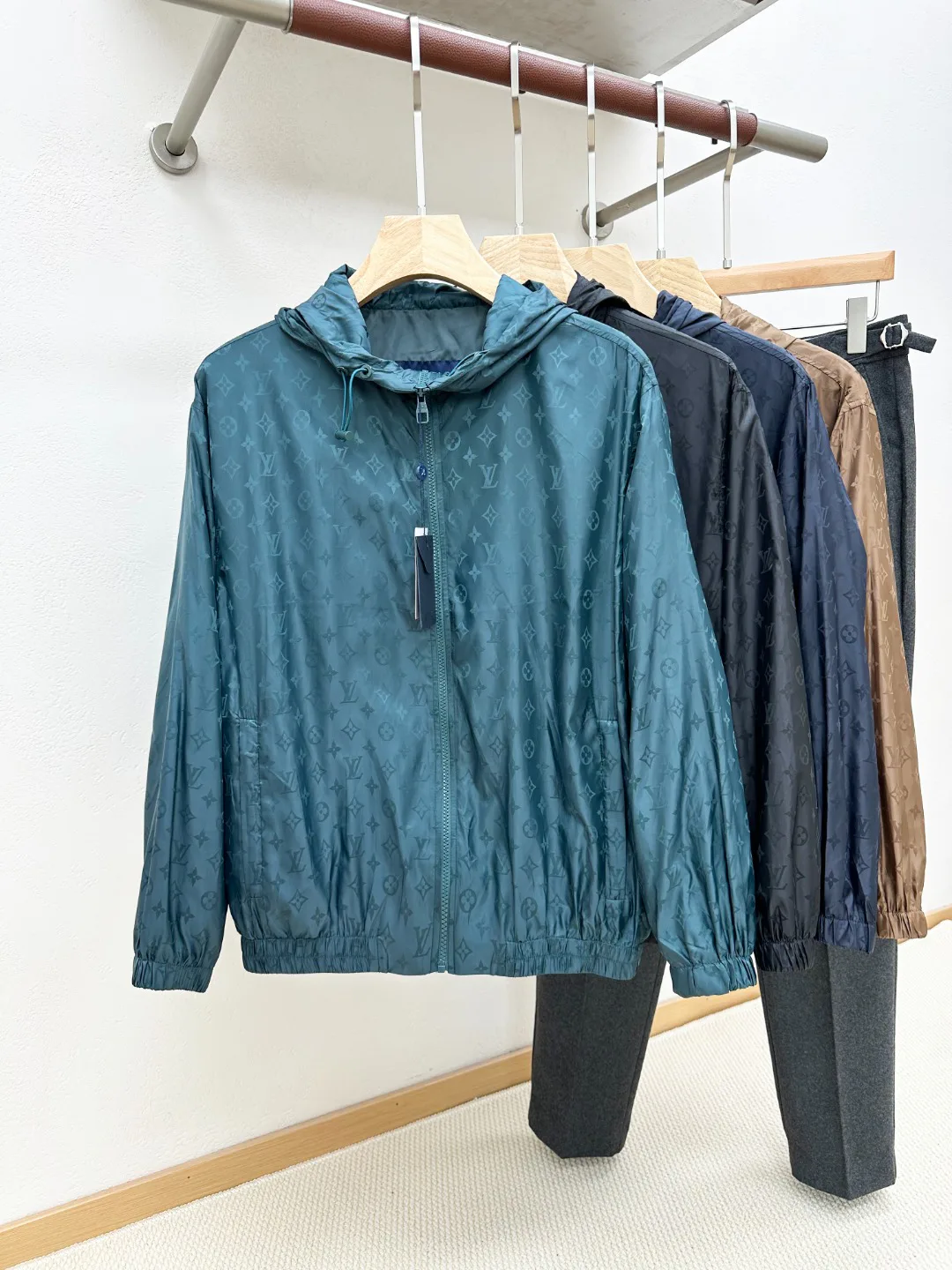 Men's Jackets And Down Jackets LOUIS VUITTON 18295835