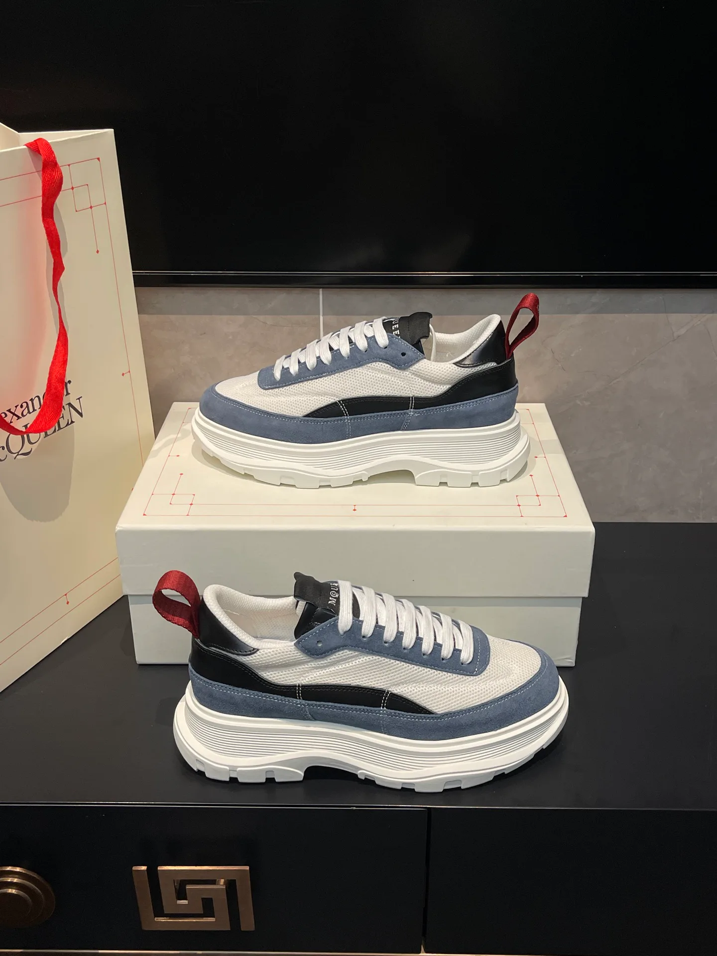 Women's Sneakers ALEXANDER MCQUEEN 18363949