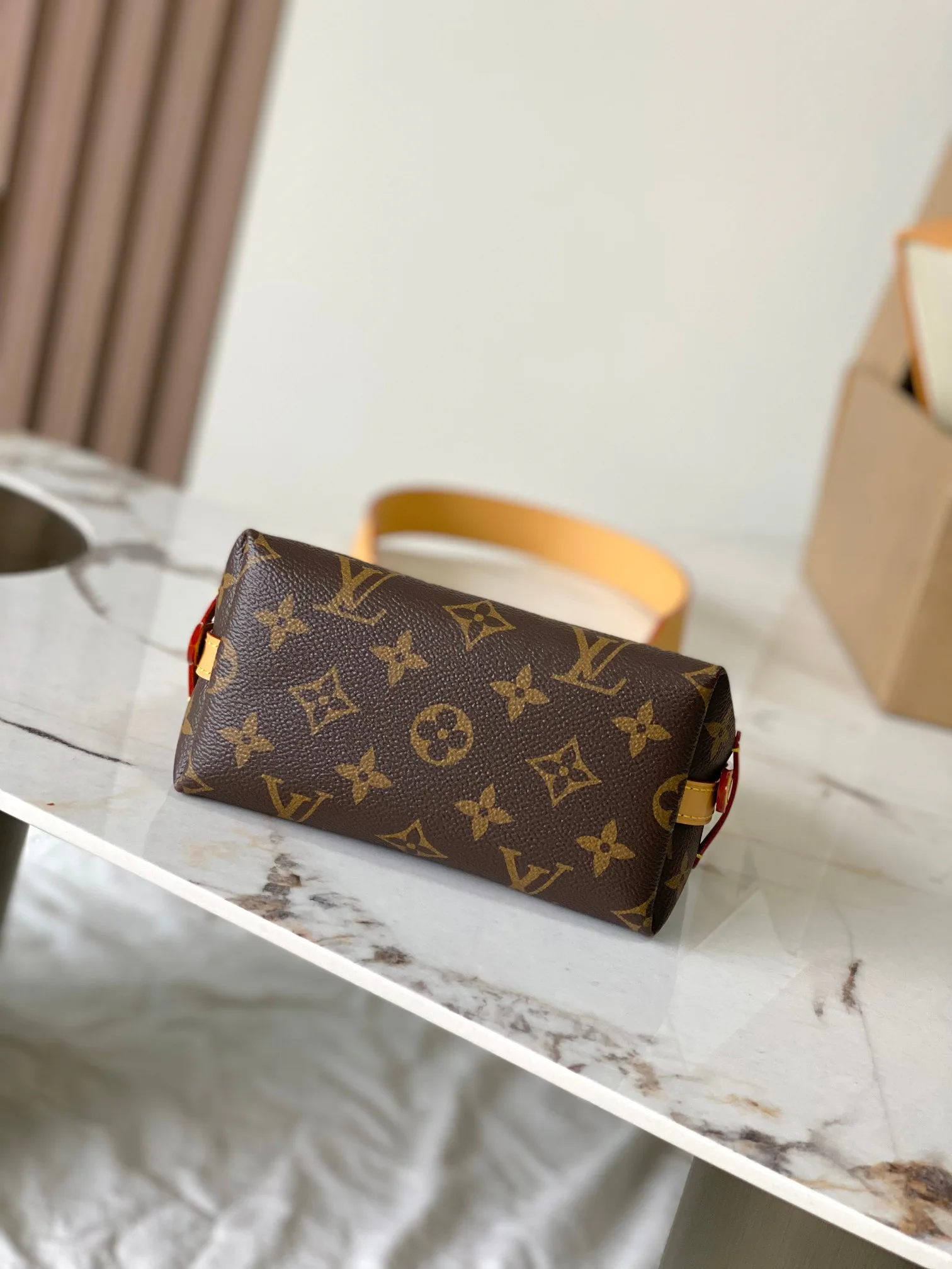 Women's Classic Handbags LOUIS VUITTON 18170479