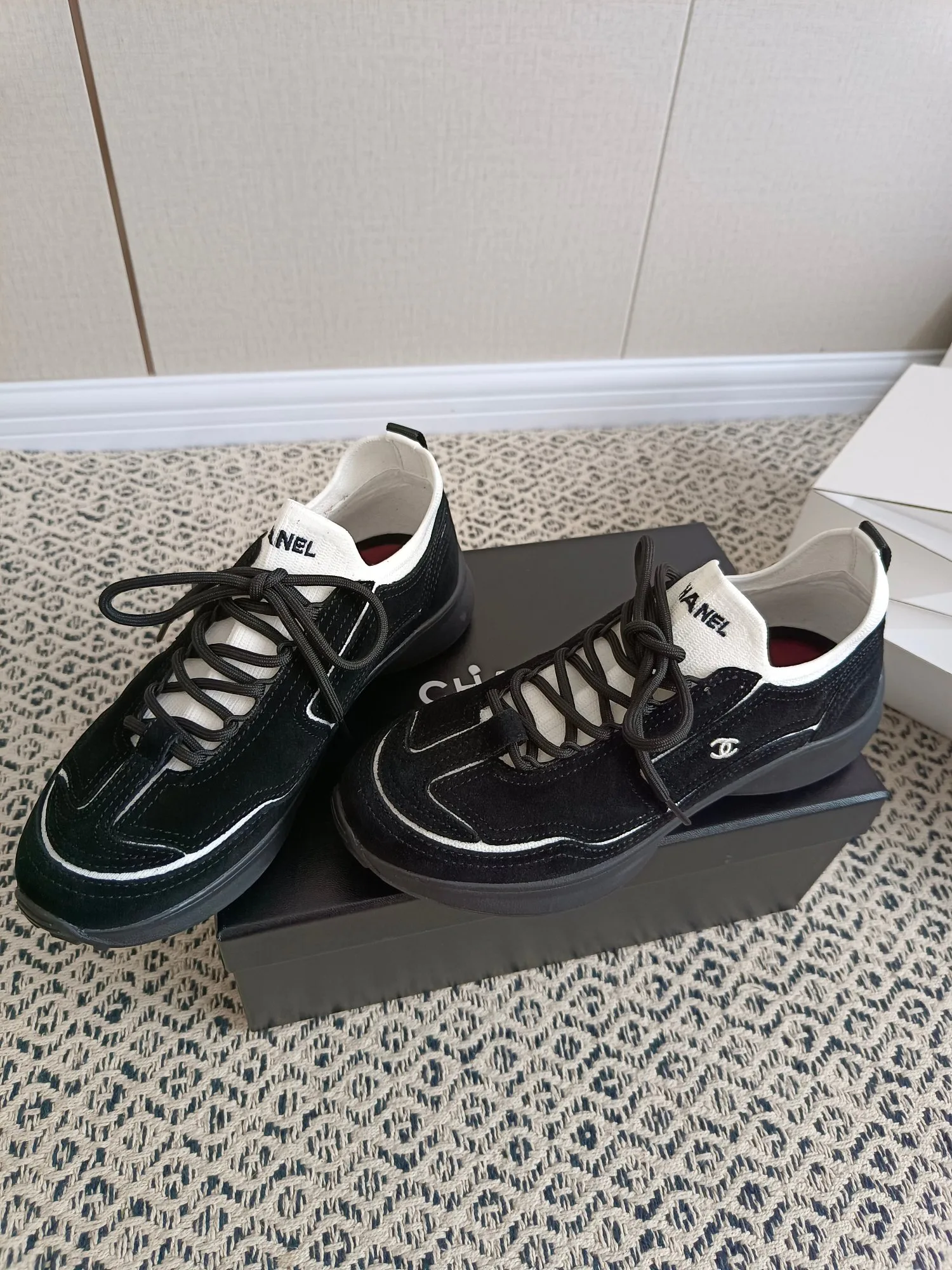 Women's Sneakers CHANEL 18475419