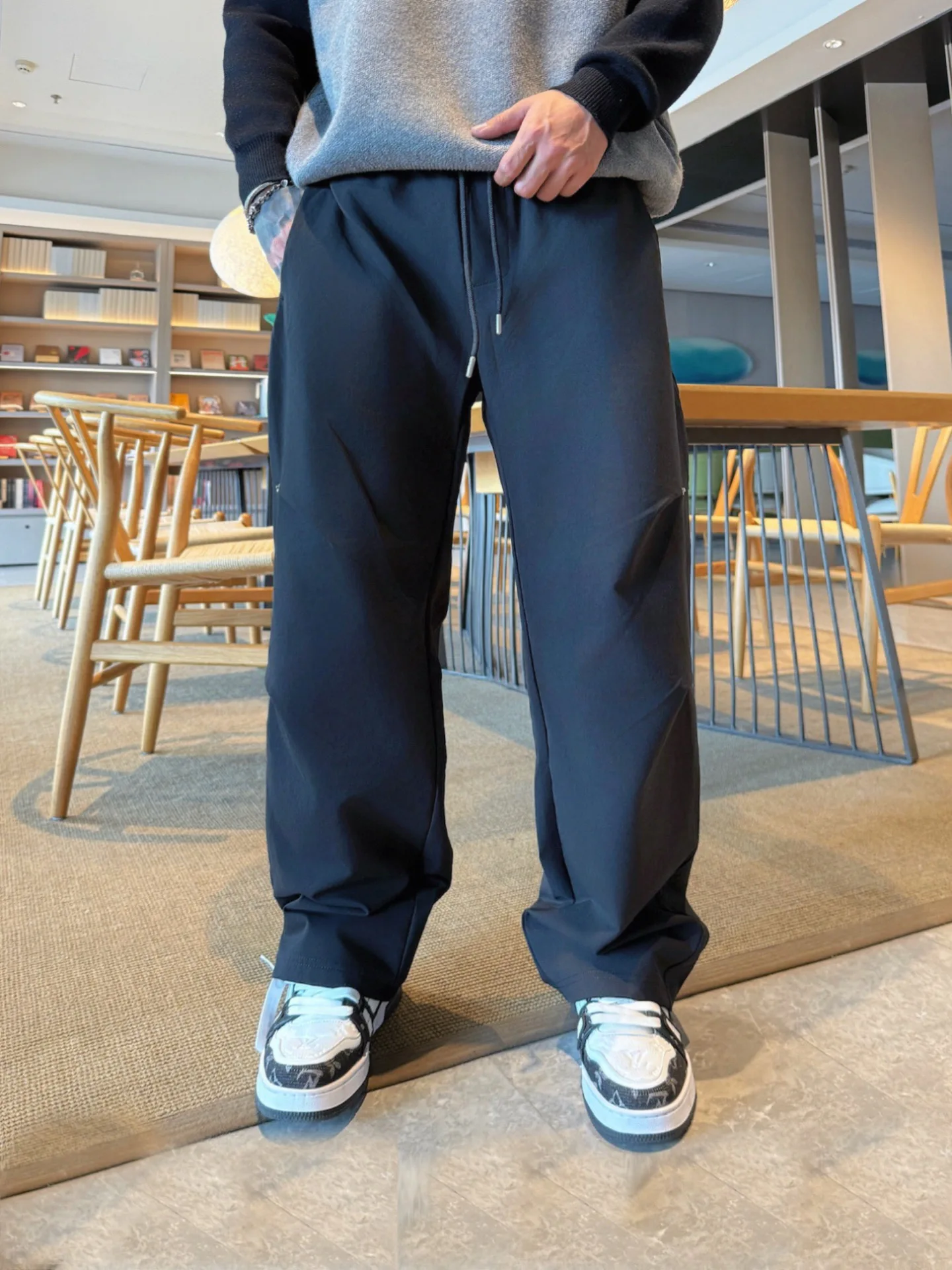 Men's Trousers BALENCIAGA 18345784