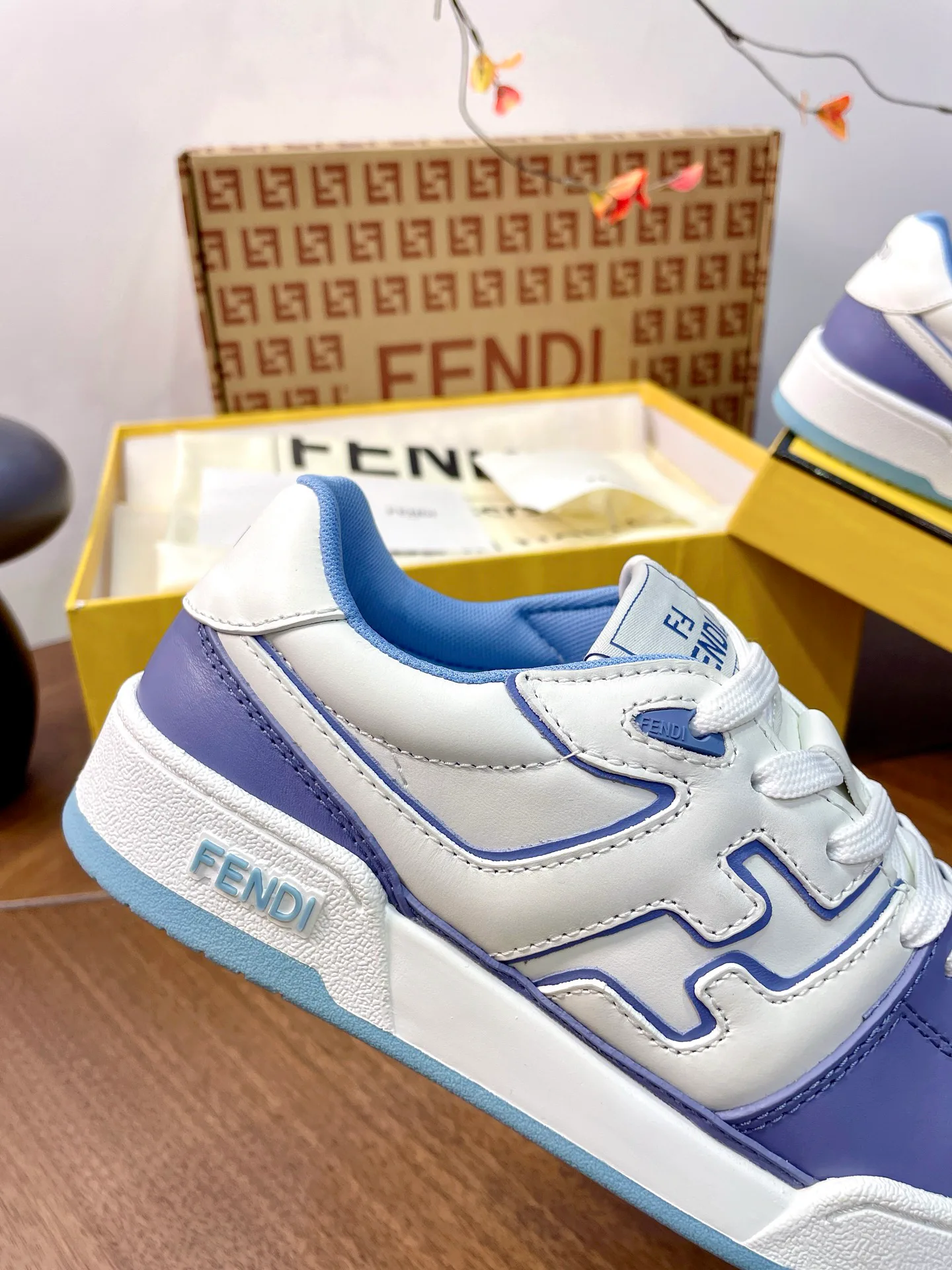 Women's Sneakers FENDI 17957316