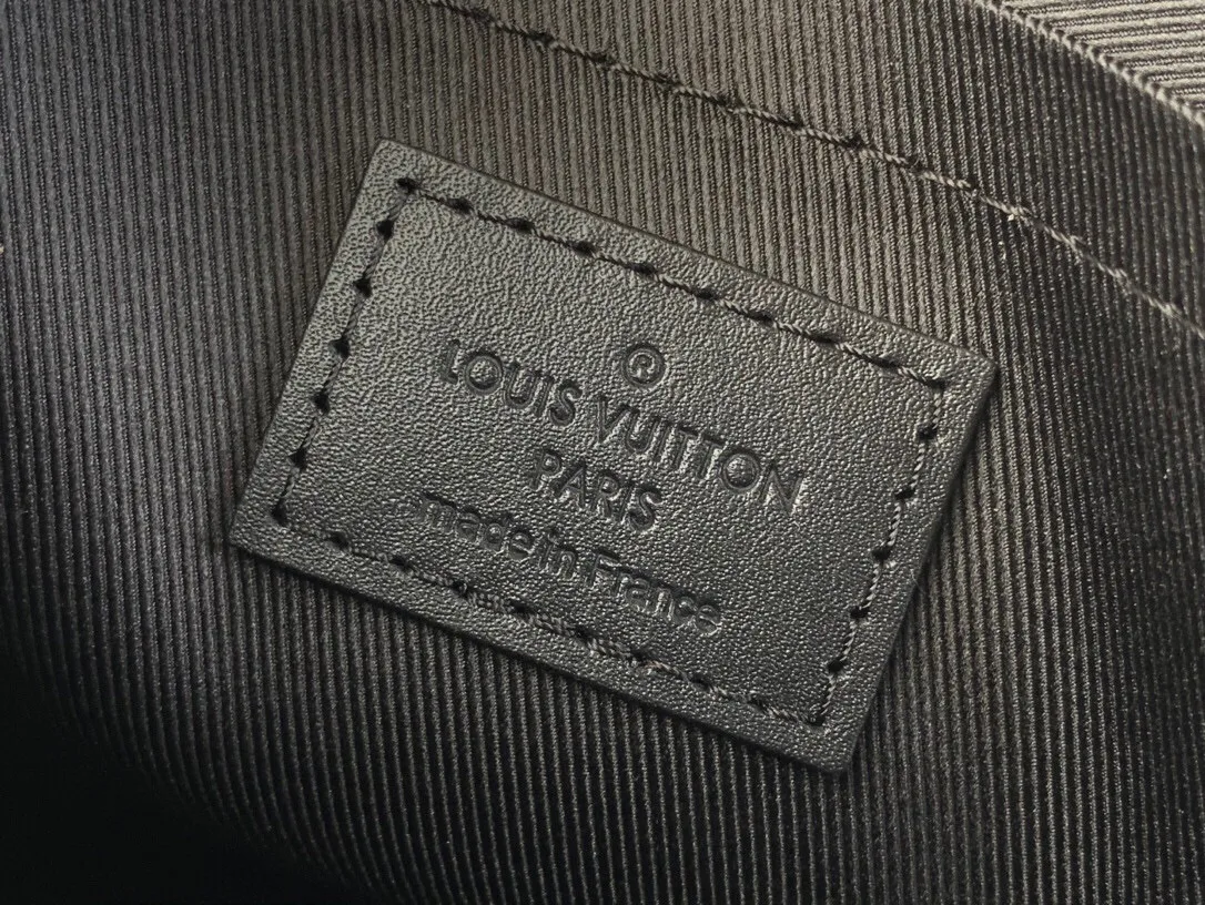 Women's Shoulder Bags LOUIS VUITTON 18227597