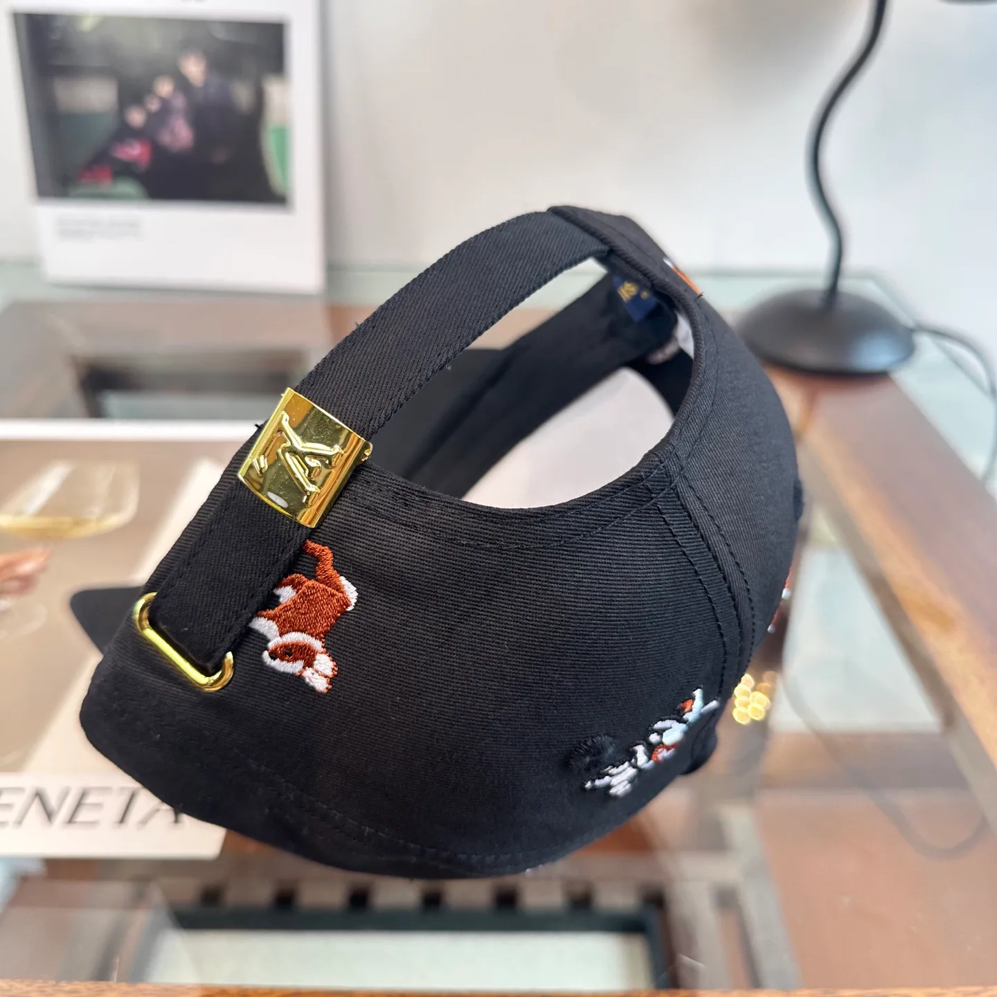 Hats LOUIS VUITTON 17038443