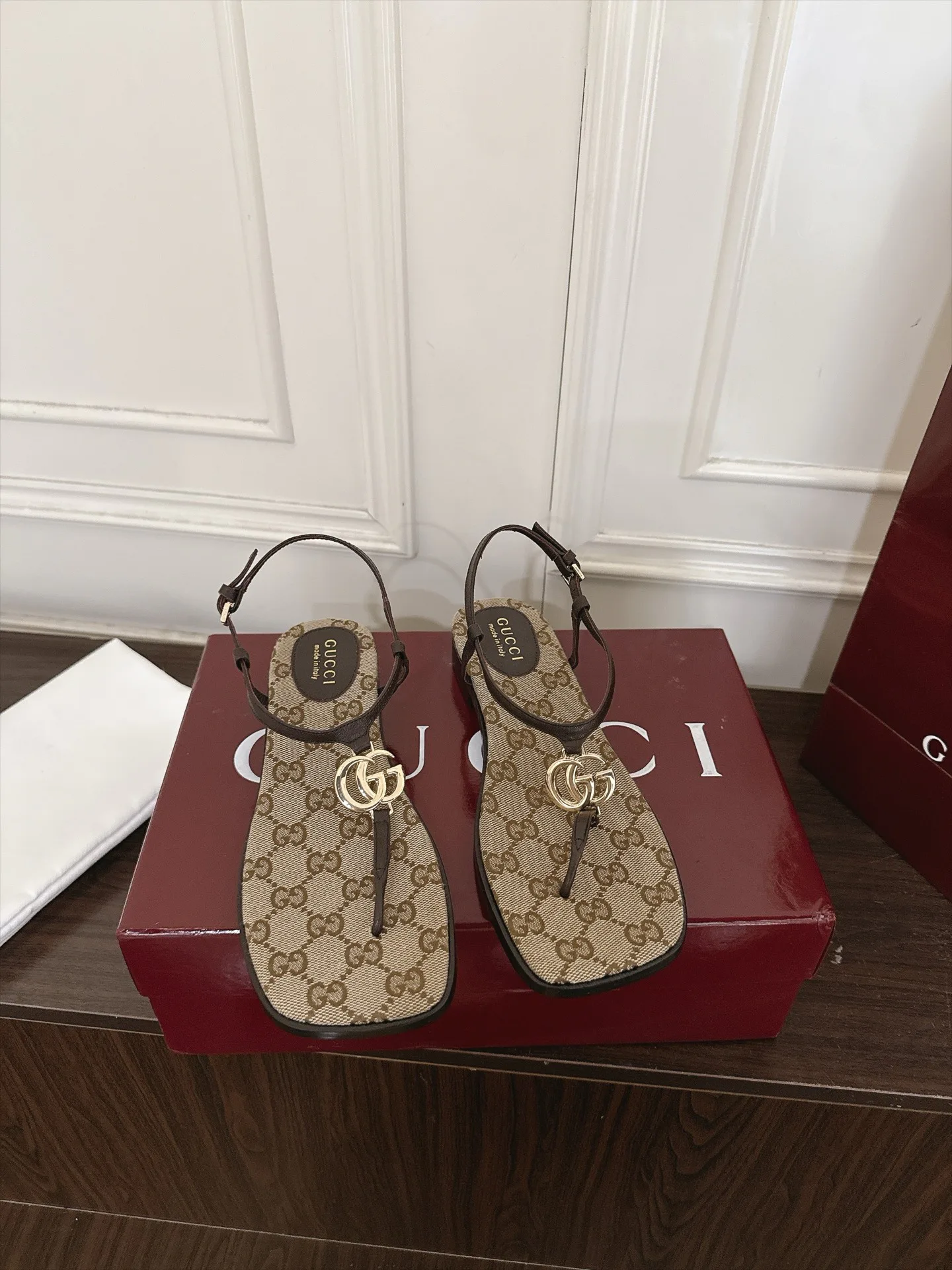 Women's Open-Toe Sandals GUCCI 18143126
