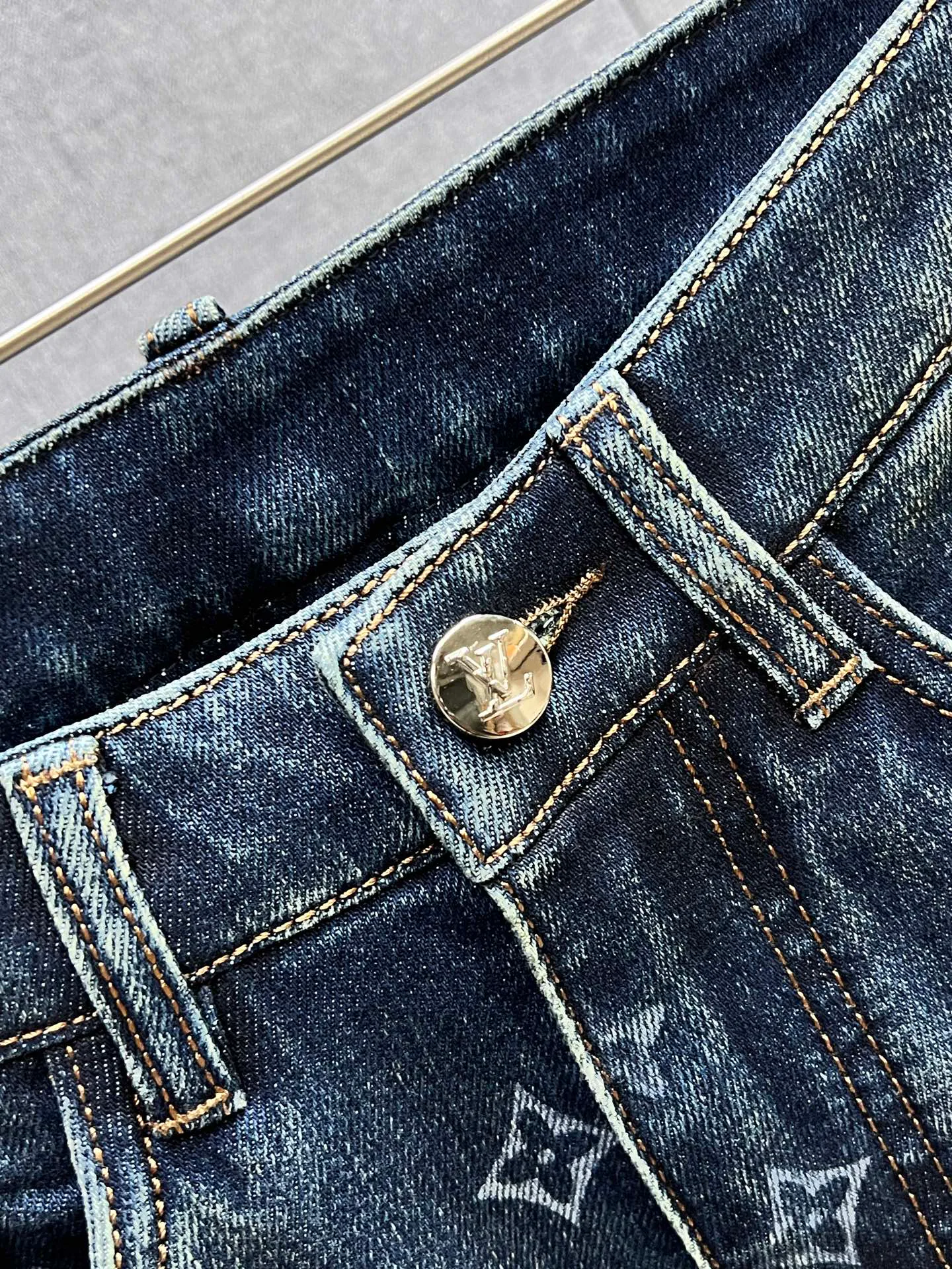 Men's Jeans LOUIS VUITTON 18097847