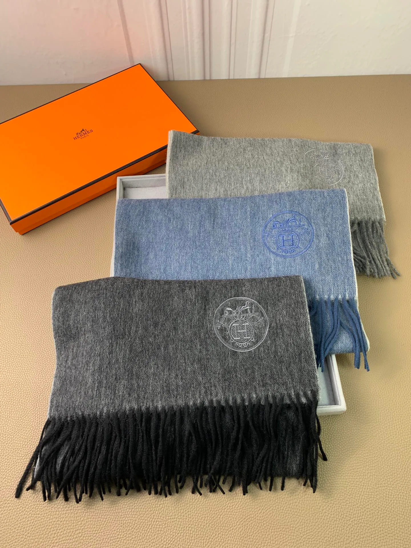 Scarves HERMES 18105094