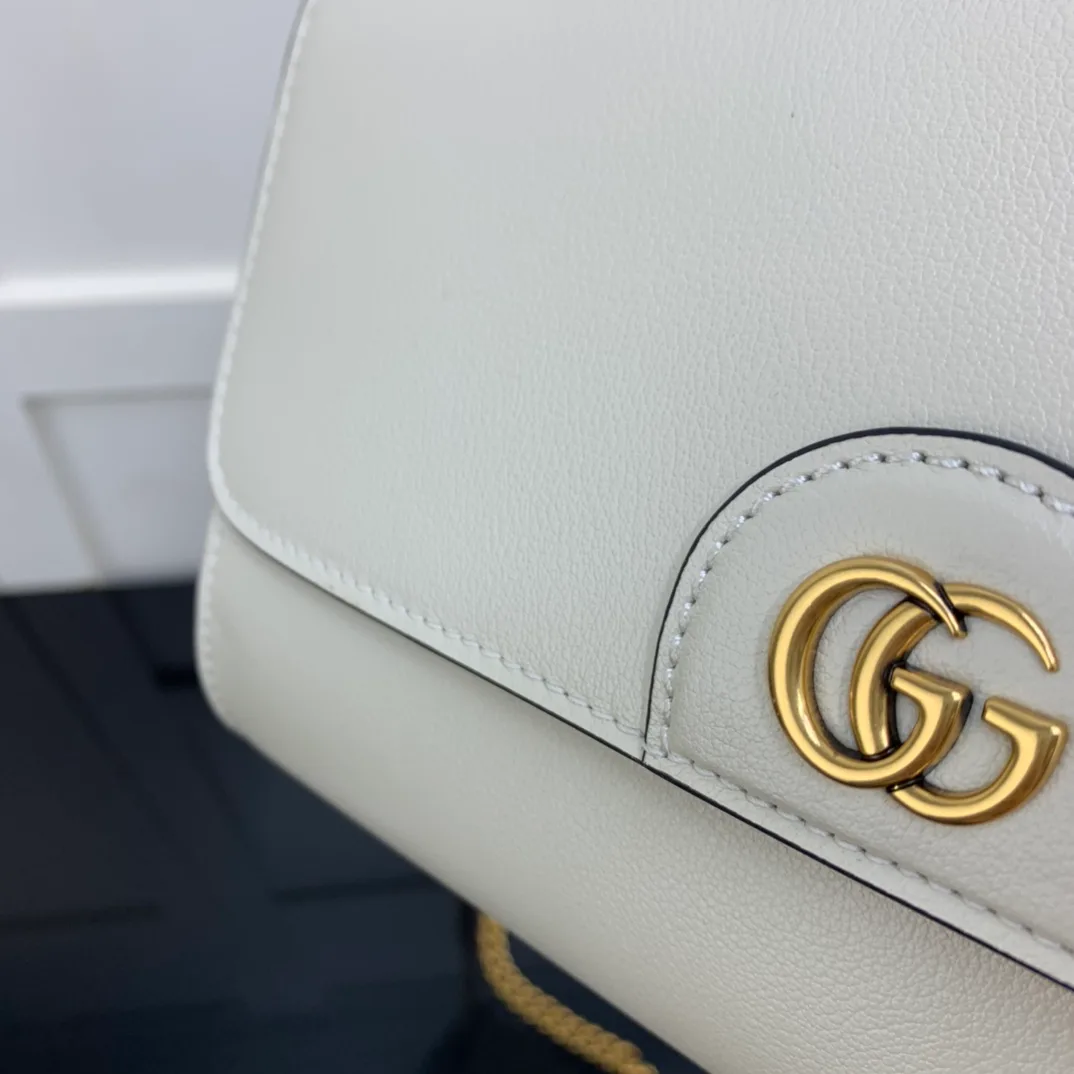 Women's Classic Handbags GUCCI 18262417