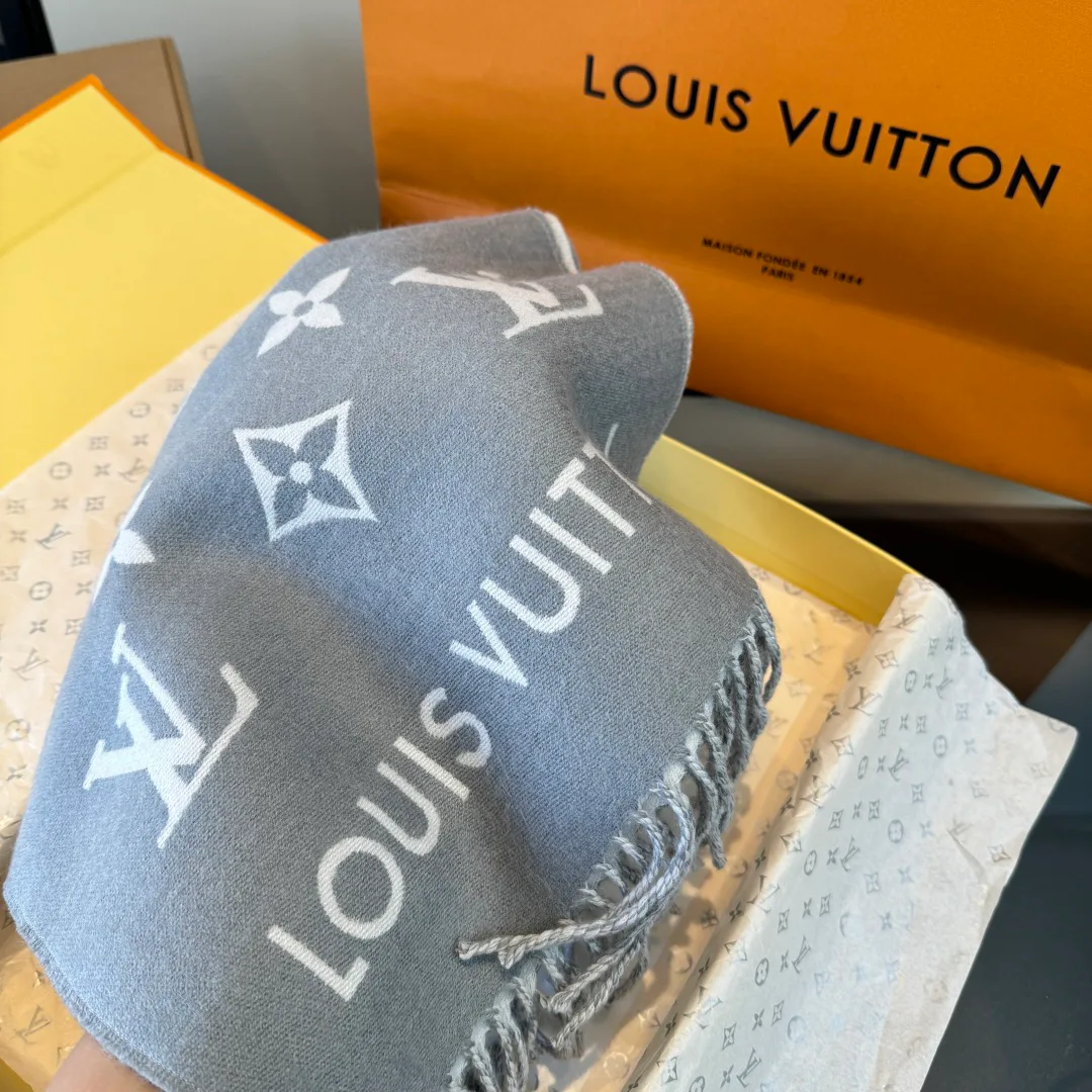 Scarves LOUIS VUITTON 17827502