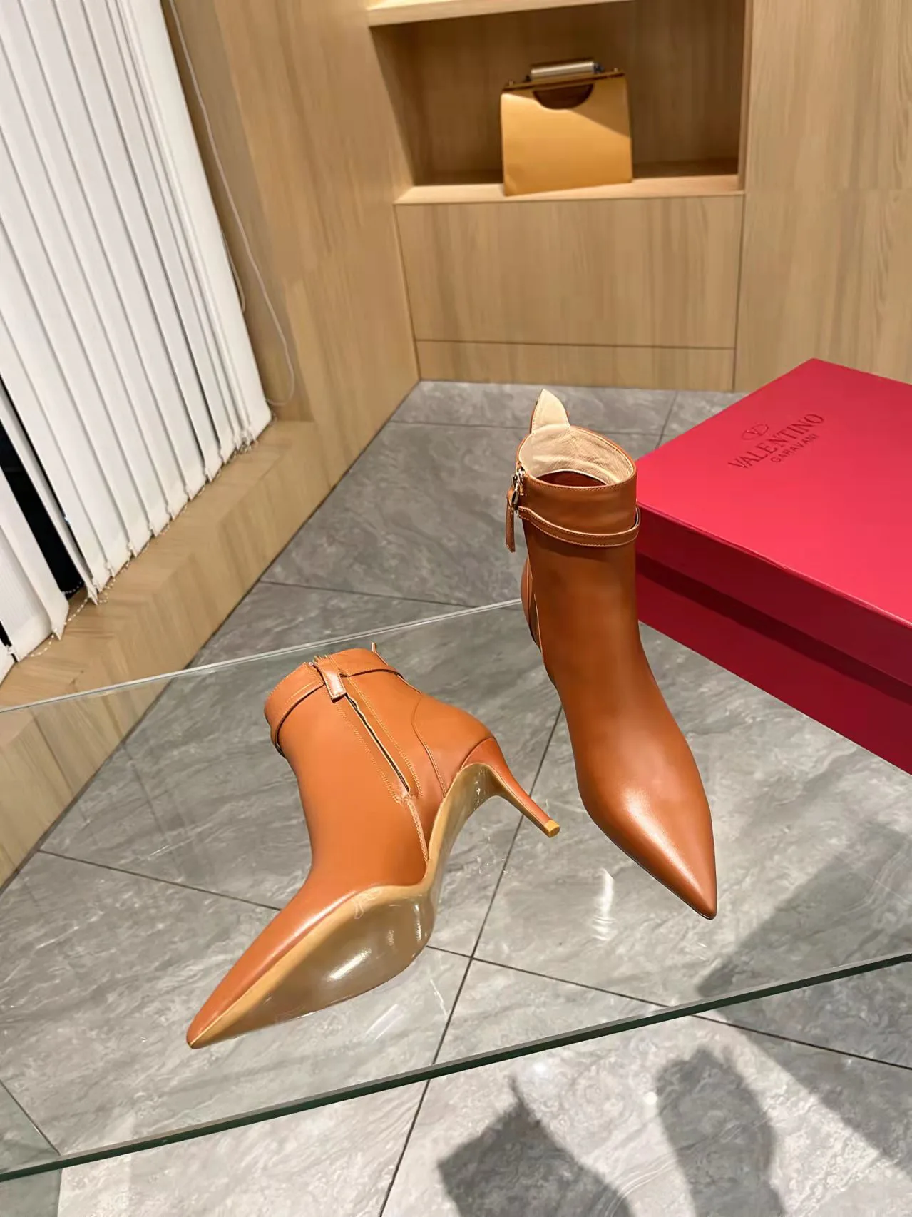 Women's Booties VALENTINO 18401009