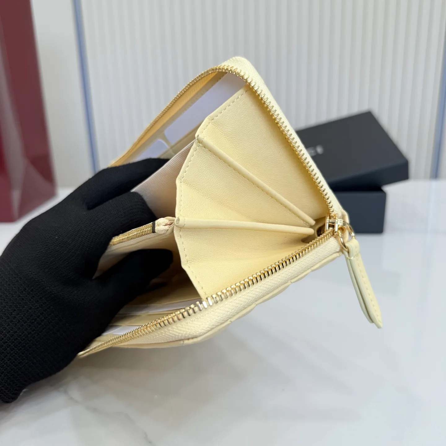Women's Clutches GUCCI 17948230