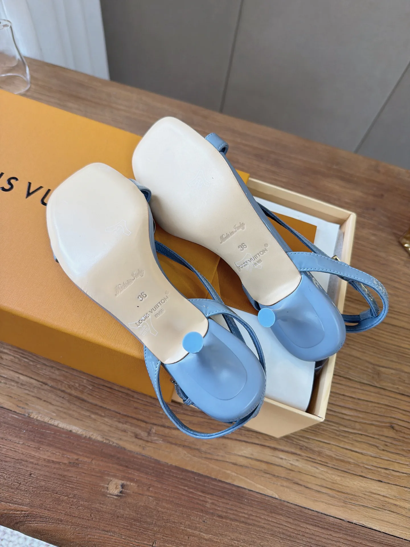 Women's Open-Toe Sandals LOUIS VUITTON 17620617