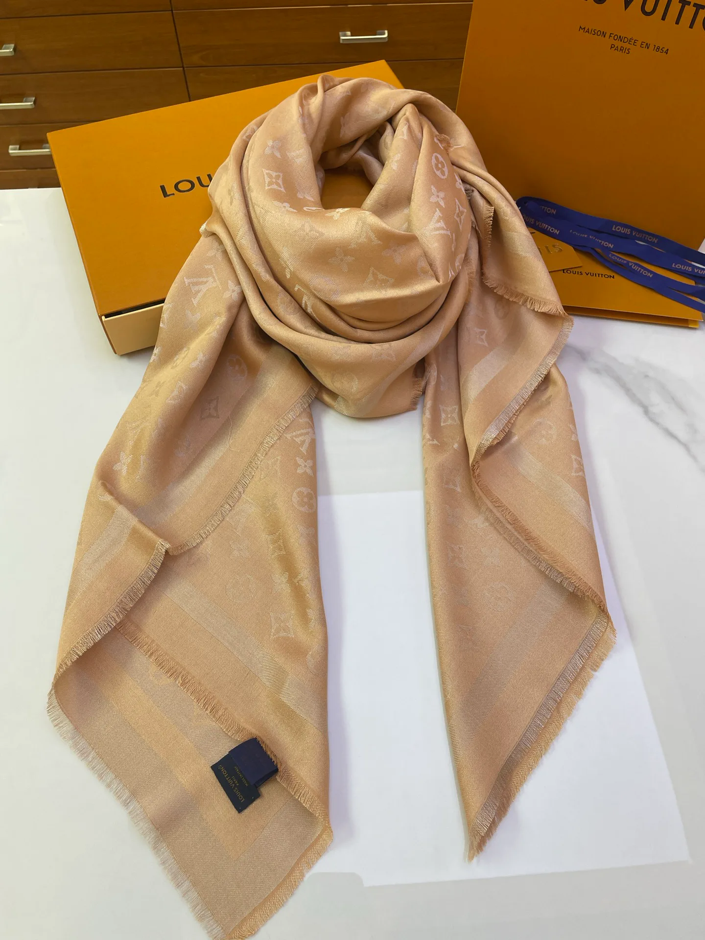 Scarves LOUIS VUITTON 17898730