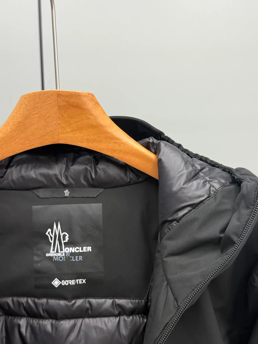 Men's Jackets And Down Jackets MONCLER 17967020
