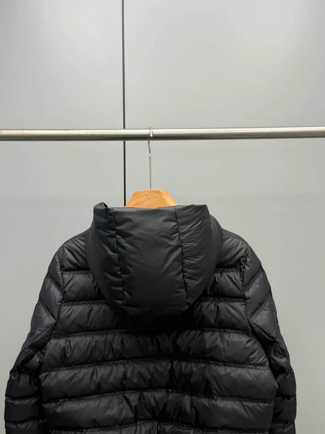 Women's Jackets And Down Jackets MONCLER 17964355