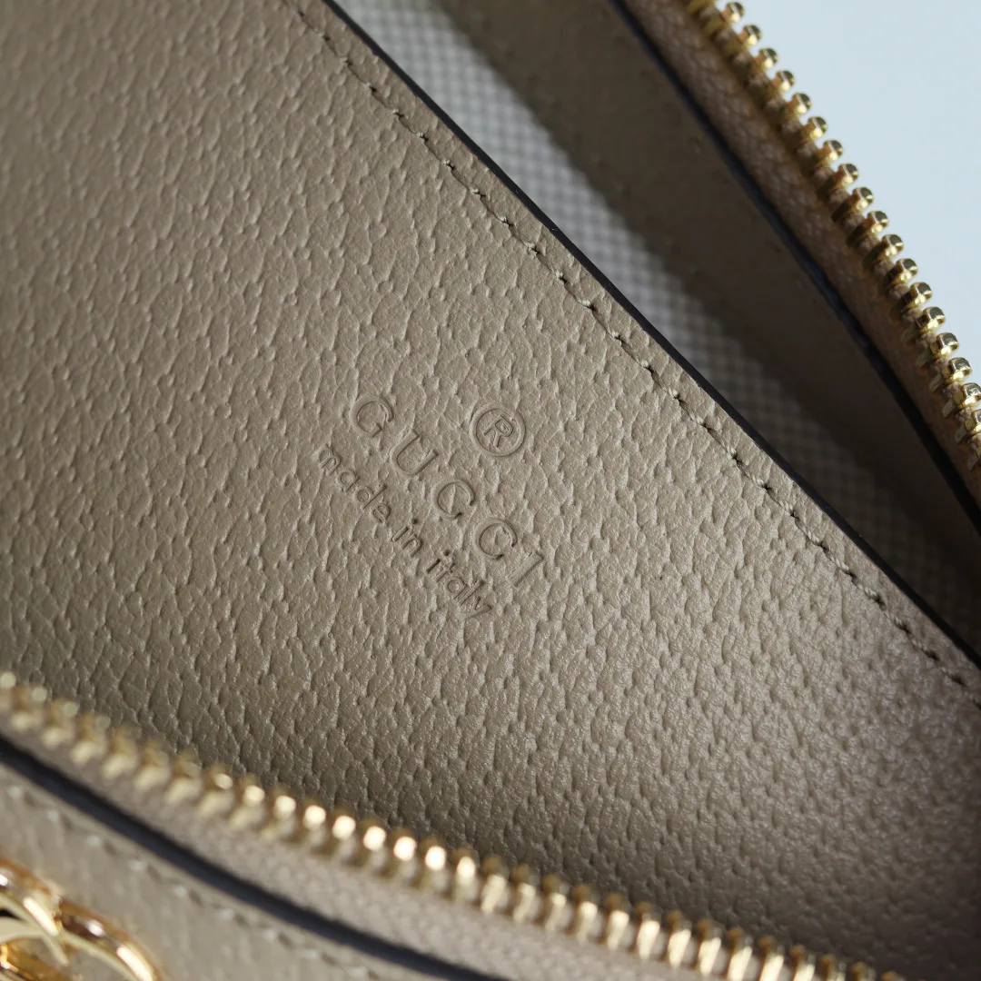 Women's Classic Handbags GUCCI 17947786