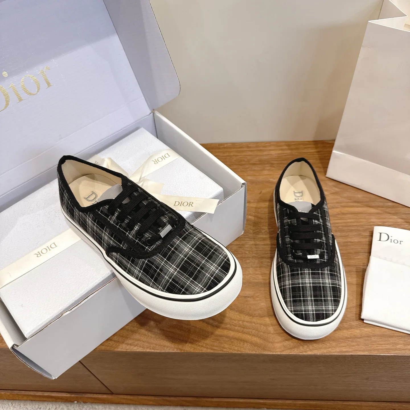 Women's Sneakers CHRISTIAN DIOR 18083844