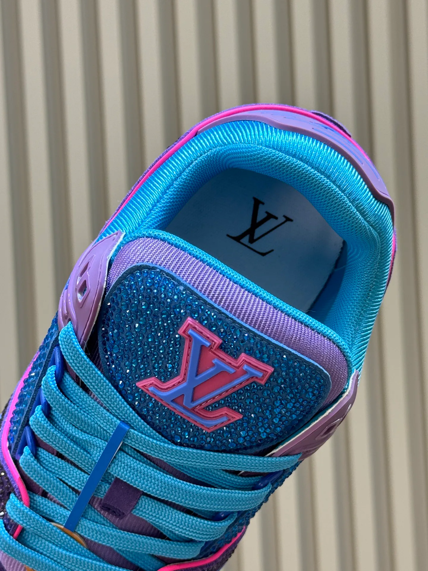 Women's Sneakers LOUIS VUITTON 18073562