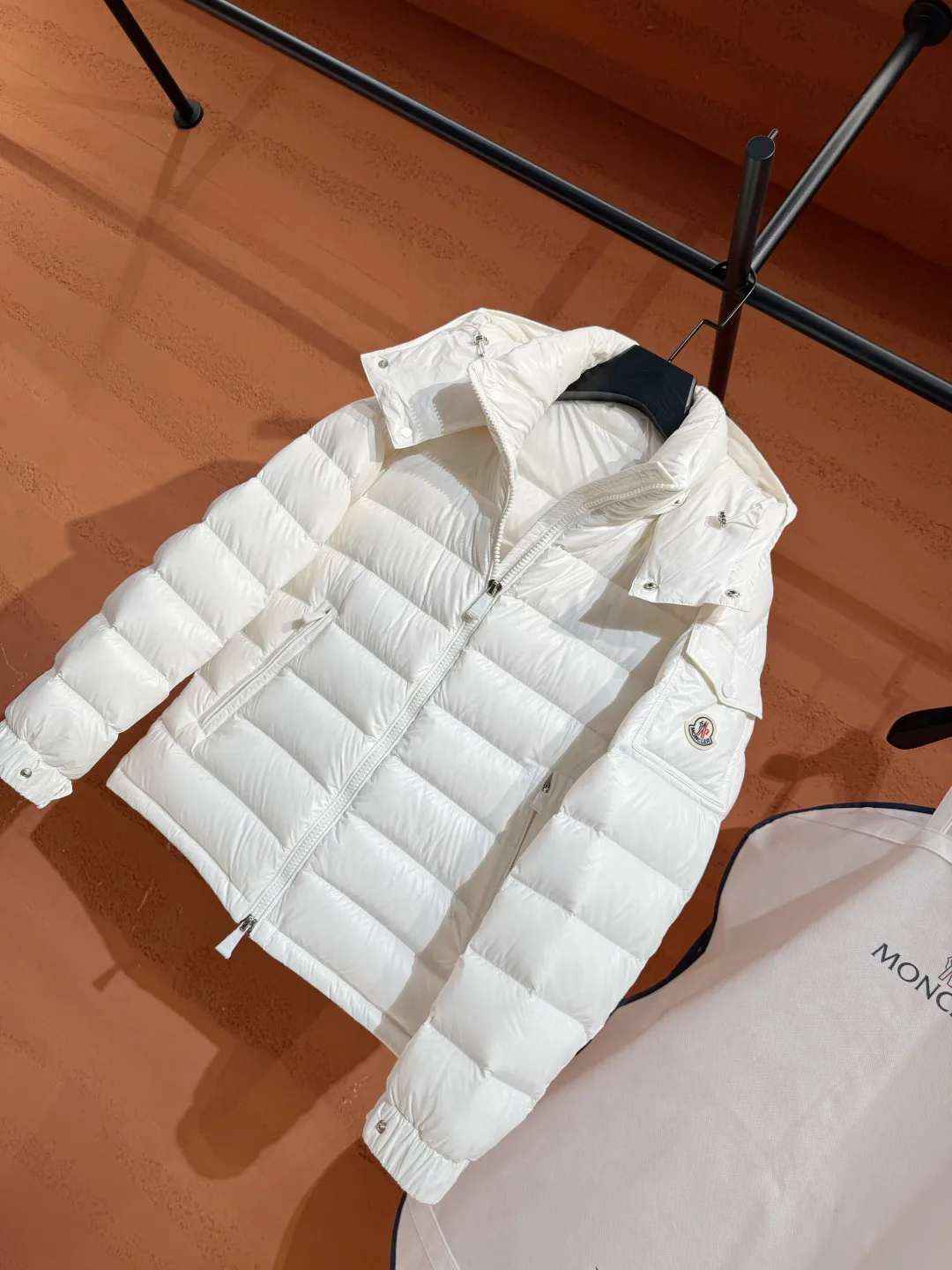 Women's Jackets And Down Jackets MONCLER 18237476