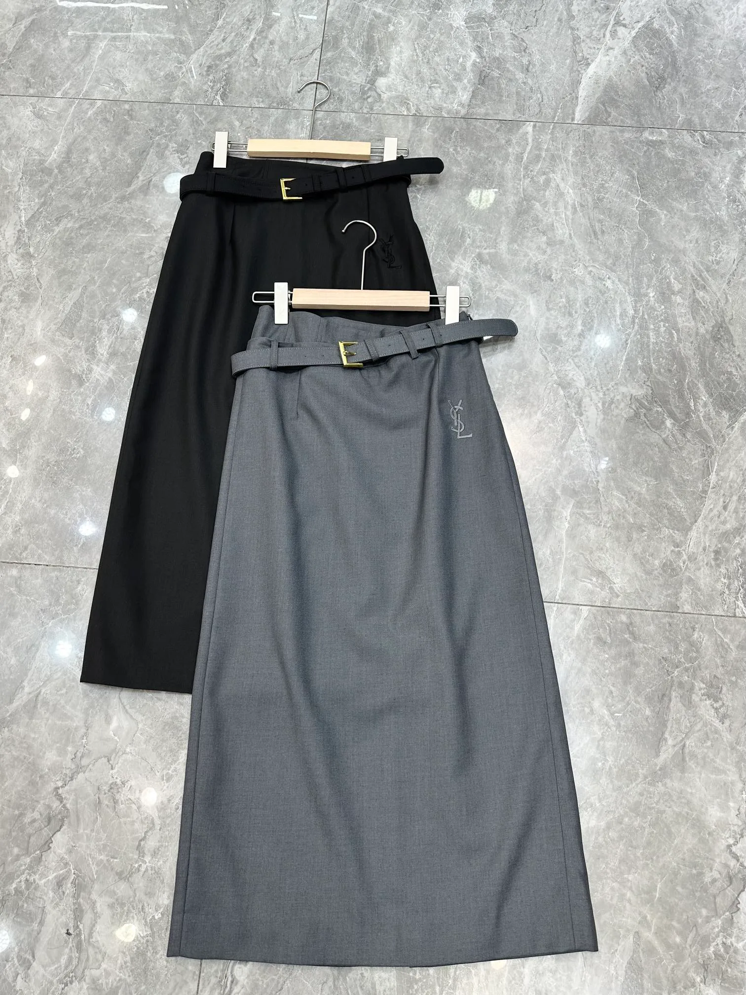 Women's Skirts SAINT LAURENT 17886348