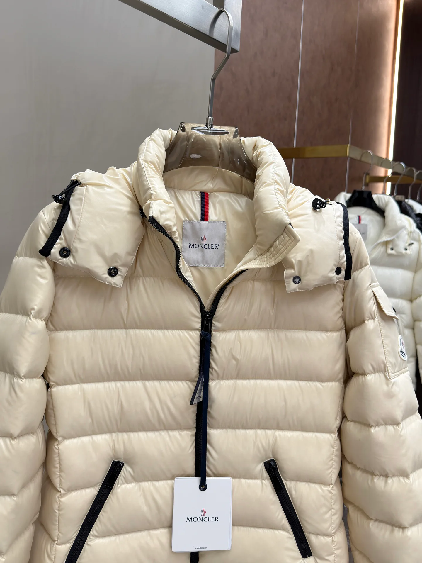 Куртки И Пуховики Женские Moncler 18631575