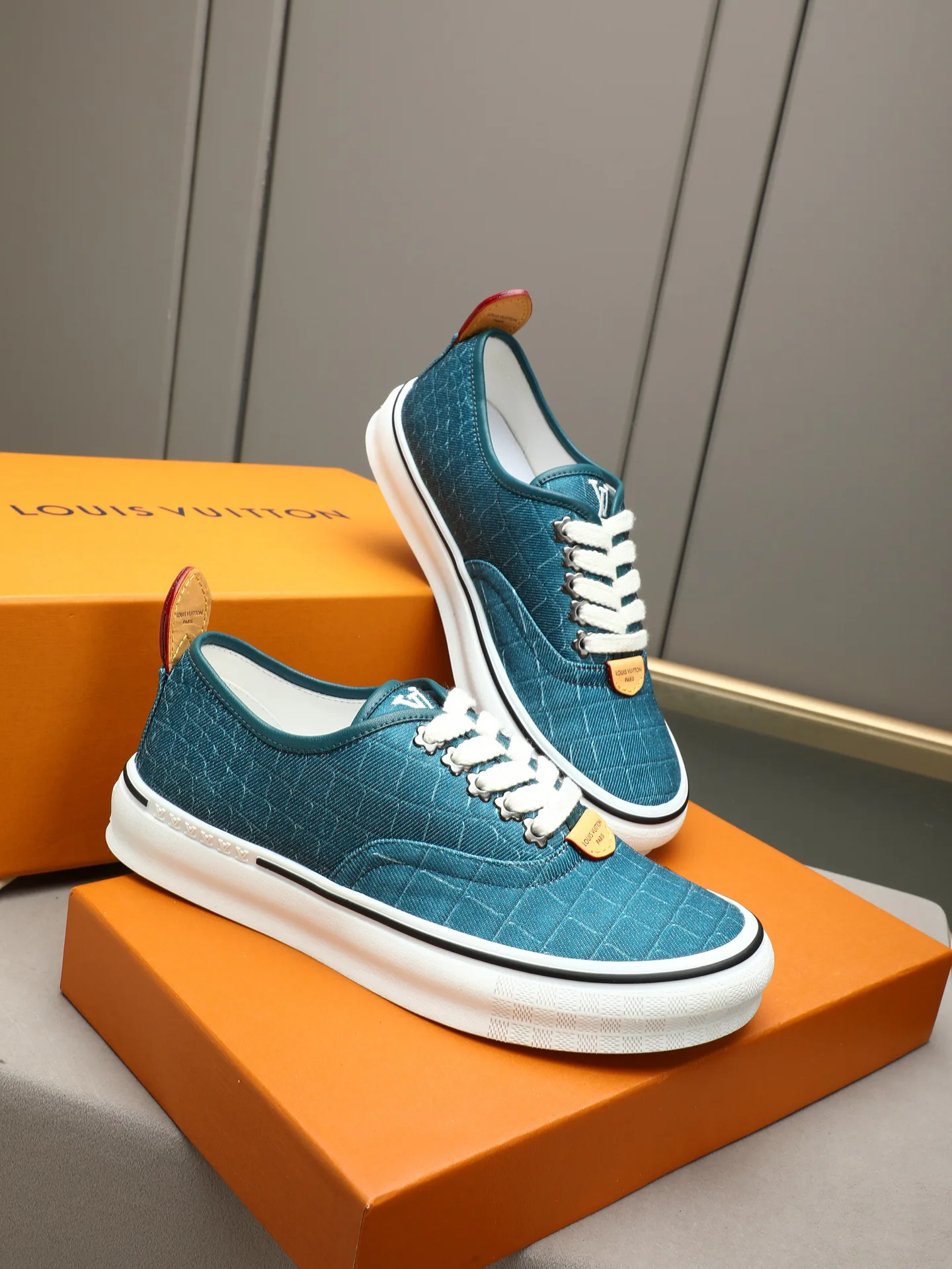 Women's Sneakers LOUIS VUITTON 17947262