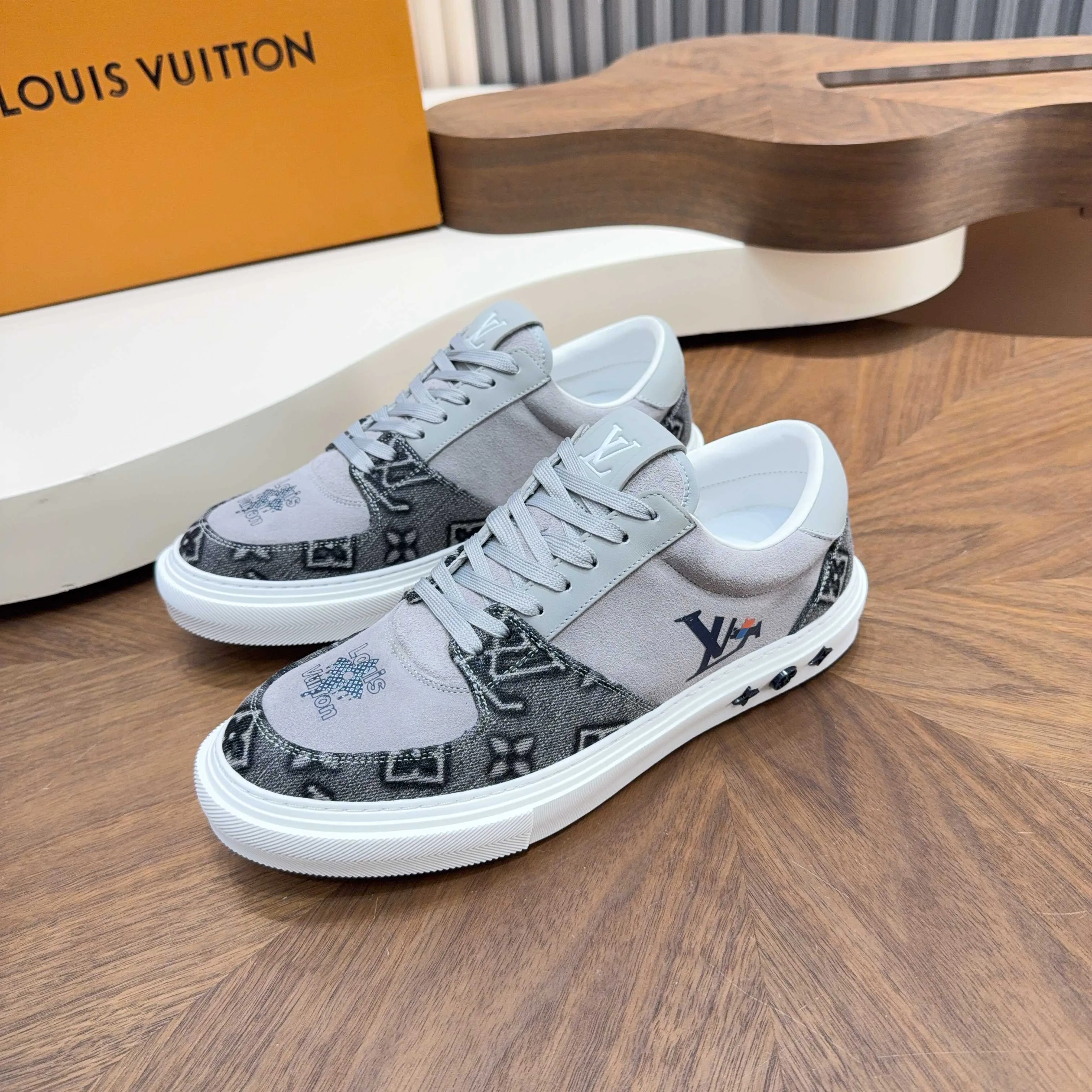 Men's Sneakers LOUIS VUITTON 17921397