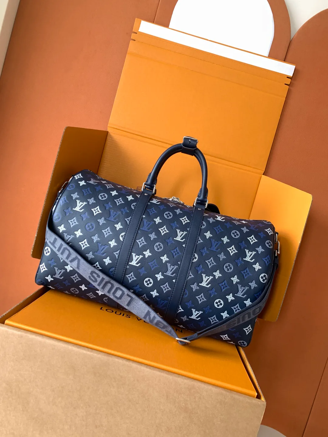 Women's Travel Bags LOUIS VUITTON 18521038