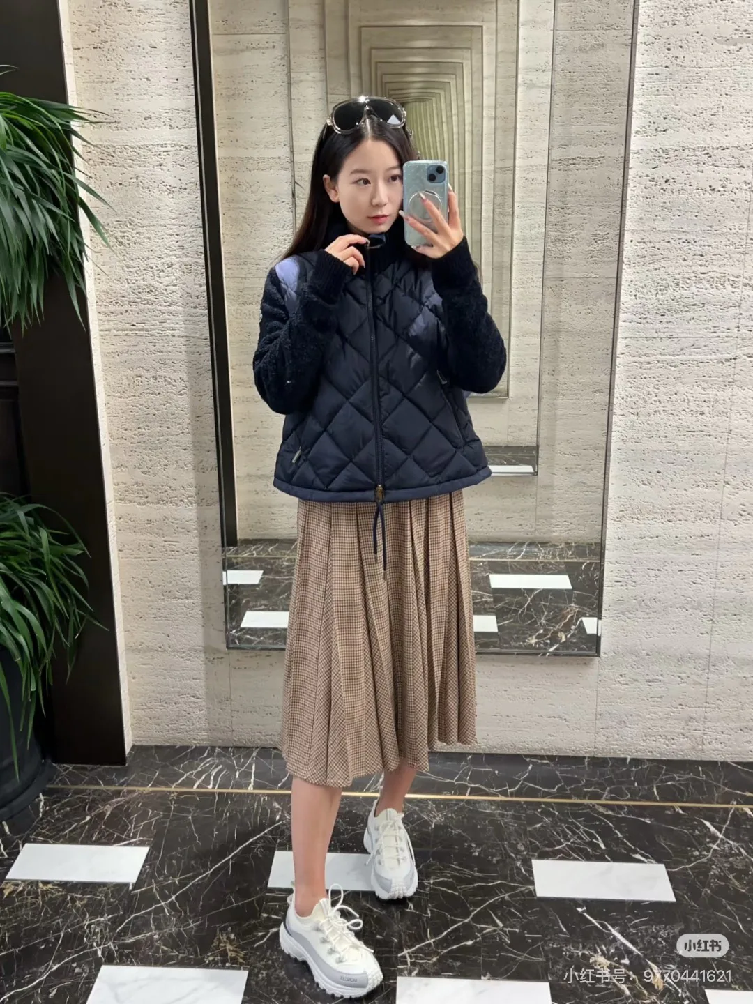 Women's Jackets And Down Jackets MONCLER 18249197