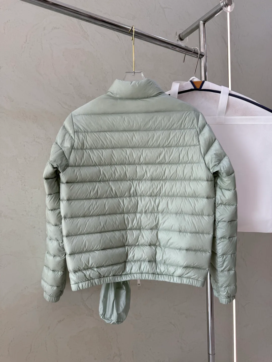 Women's Jackets And Down Jackets MONCLER 18043474