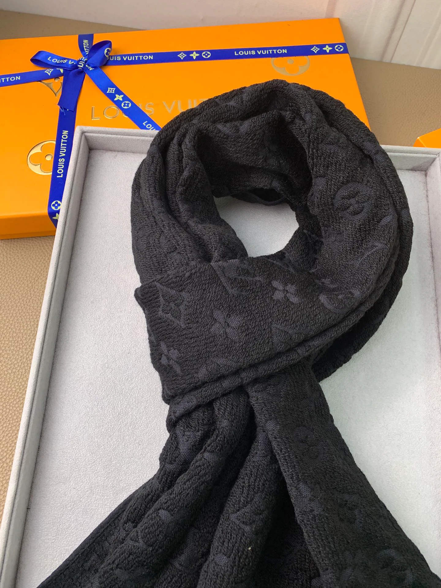Scarves LOUIS VUITTON 18525765
