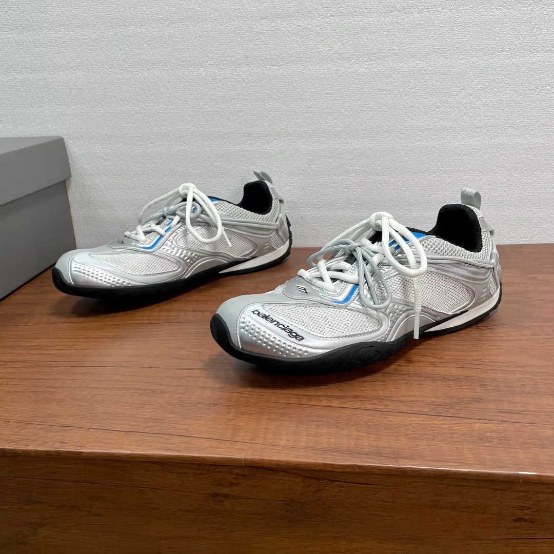 Кроссовки Женские Balenciaga 18626394