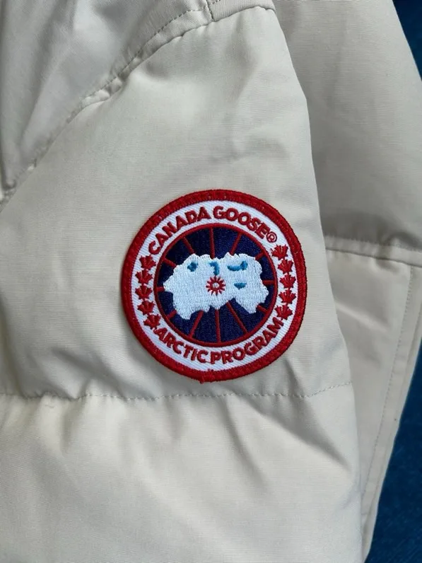 Women's Jackets And Down Jackets CANADA GOOSE 18111610