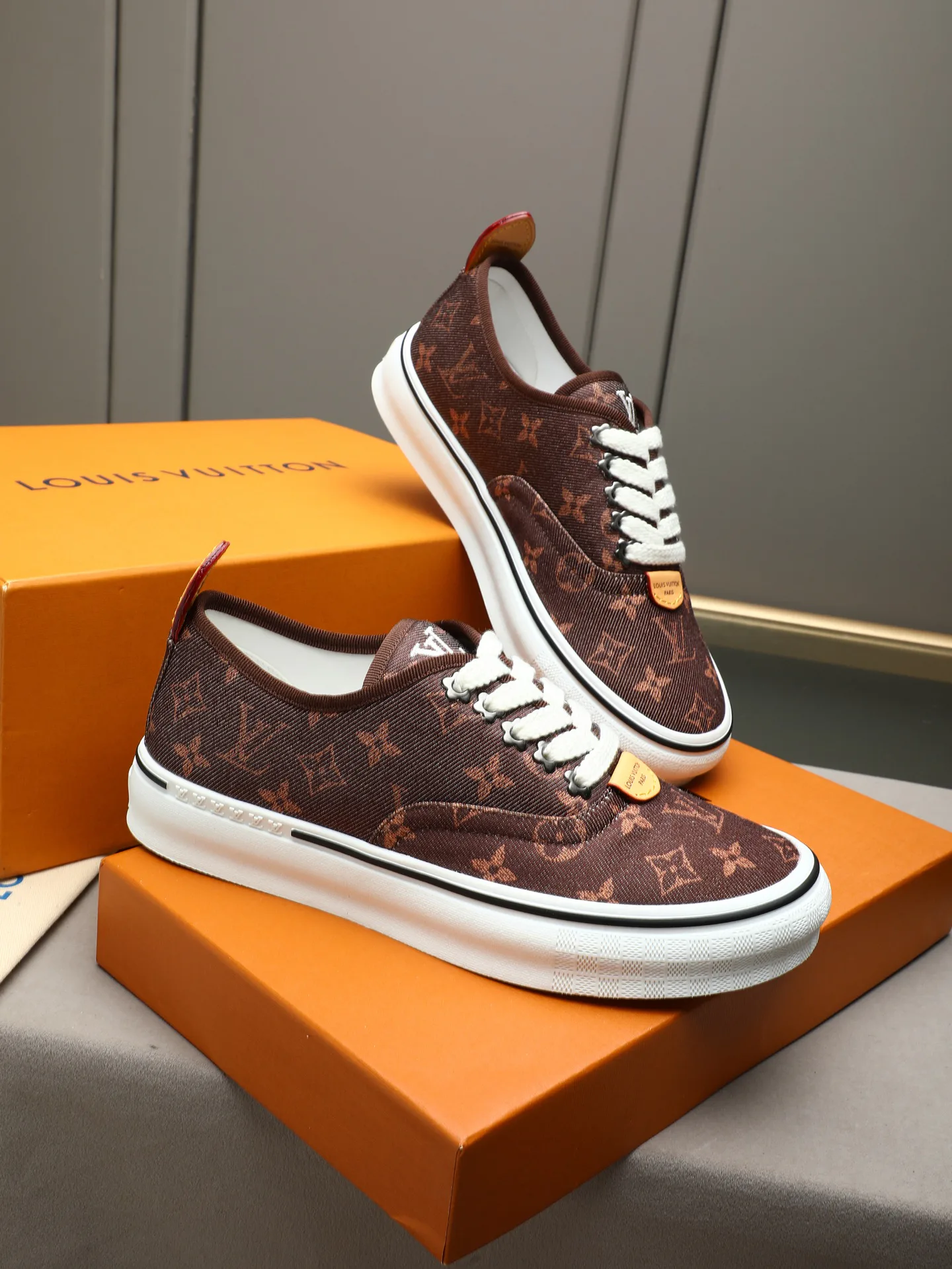 Men's Sneakers LOUIS VUITTON 17947261