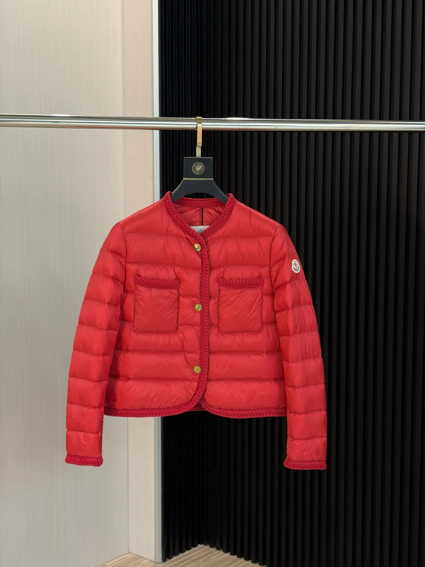 Women's Jackets And Down Jackets MONCLER 18529827